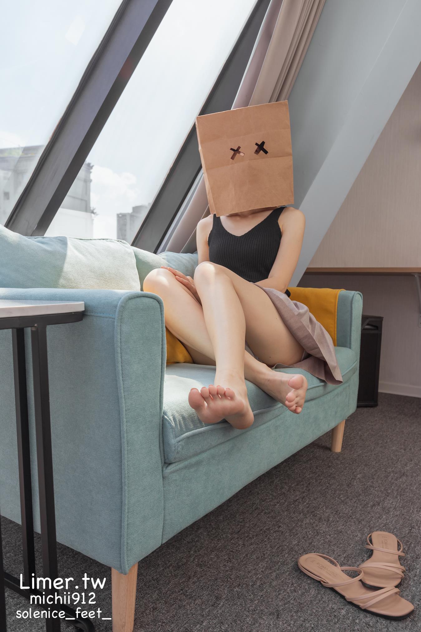 图片[13]-Limerence原创 NO.013 Michii神秘纸袋女孩的裸足大解放 (1)[83P] – 速更版-美库