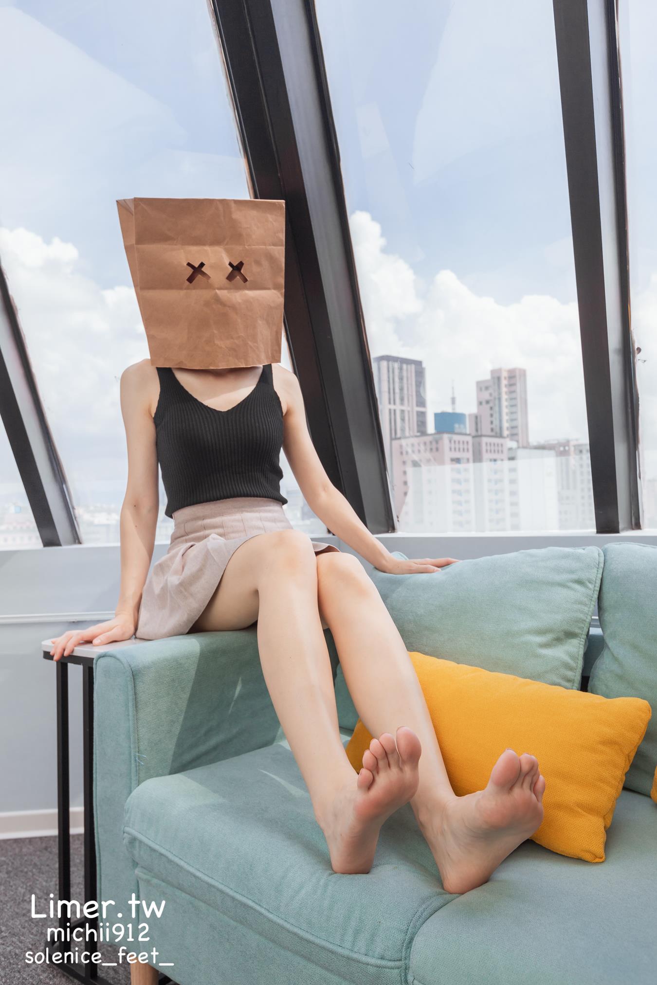 图片[14]-Limerence原创 NO.013 Michii神秘纸袋女孩的裸足大解放 (1)[83P] – 速更版-美库