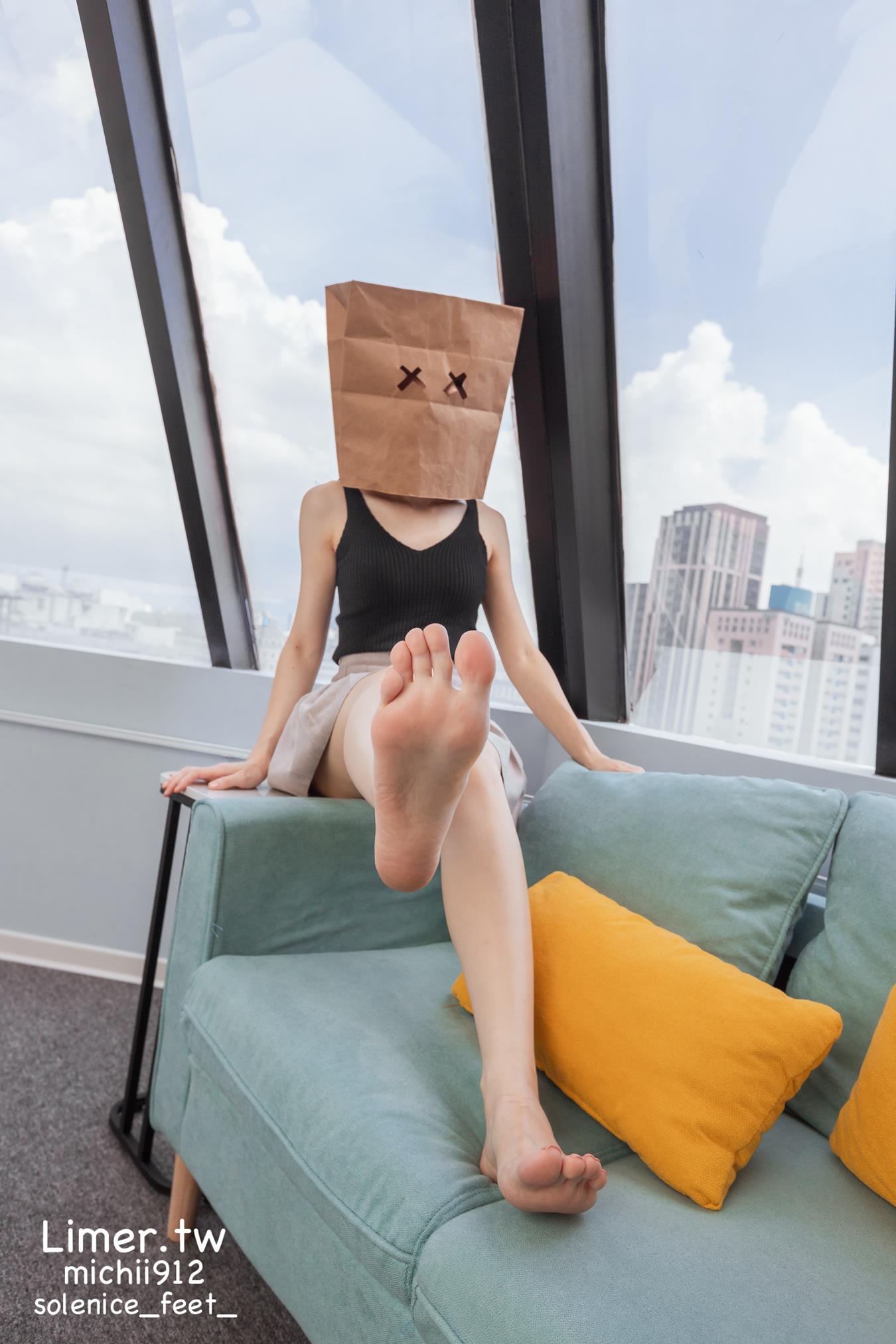 图片[16]-Limerence原创 NO.013 Michii神秘纸袋女孩的裸足大解放 (1)[83P] – 速更版-美库
