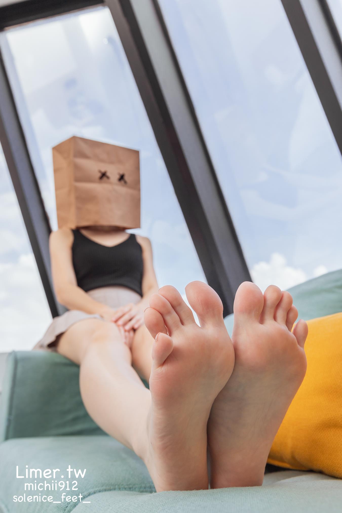 图片[21]-Limerence原创 NO.013 Michii神秘纸袋女孩的裸足大解放 (1)[83P] – 速更版-美库