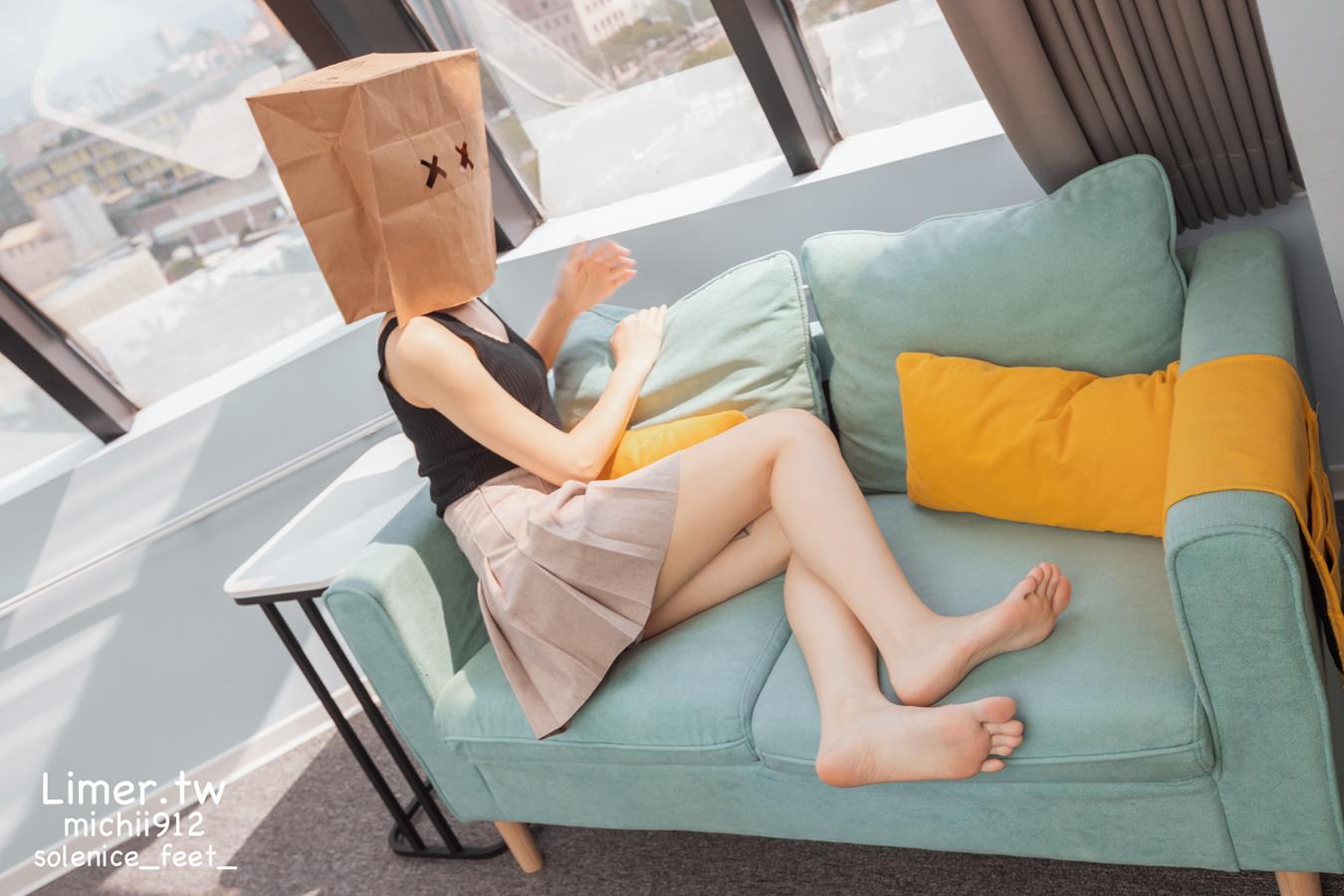 图片[32]-Limerence原创 NO.013 Michii神秘纸袋女孩的裸足大解放 (1)[83P] – 速更版-美库