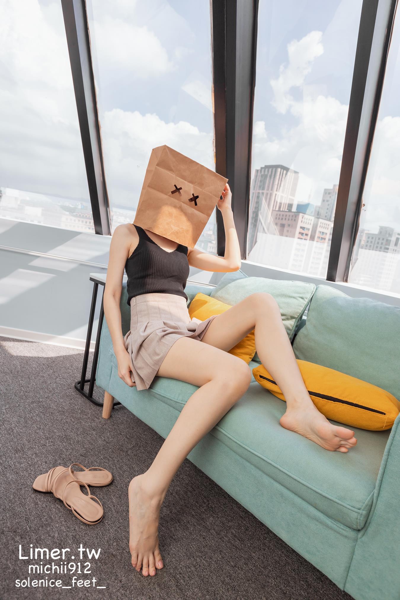 图片[39]-Limerence原创 NO.013 Michii神秘纸袋女孩的裸足大解放 (1)[83P] – 速更版-美库