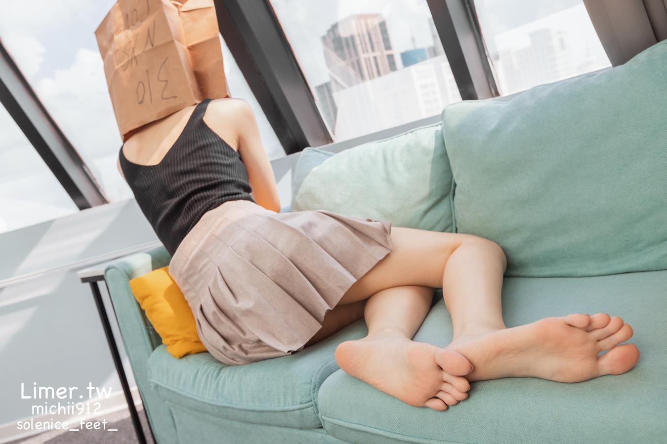 图片[43]-Limerence原创 NO.013 Michii神秘纸袋女孩的裸足大解放 (1)[83P] – 速更版-美库