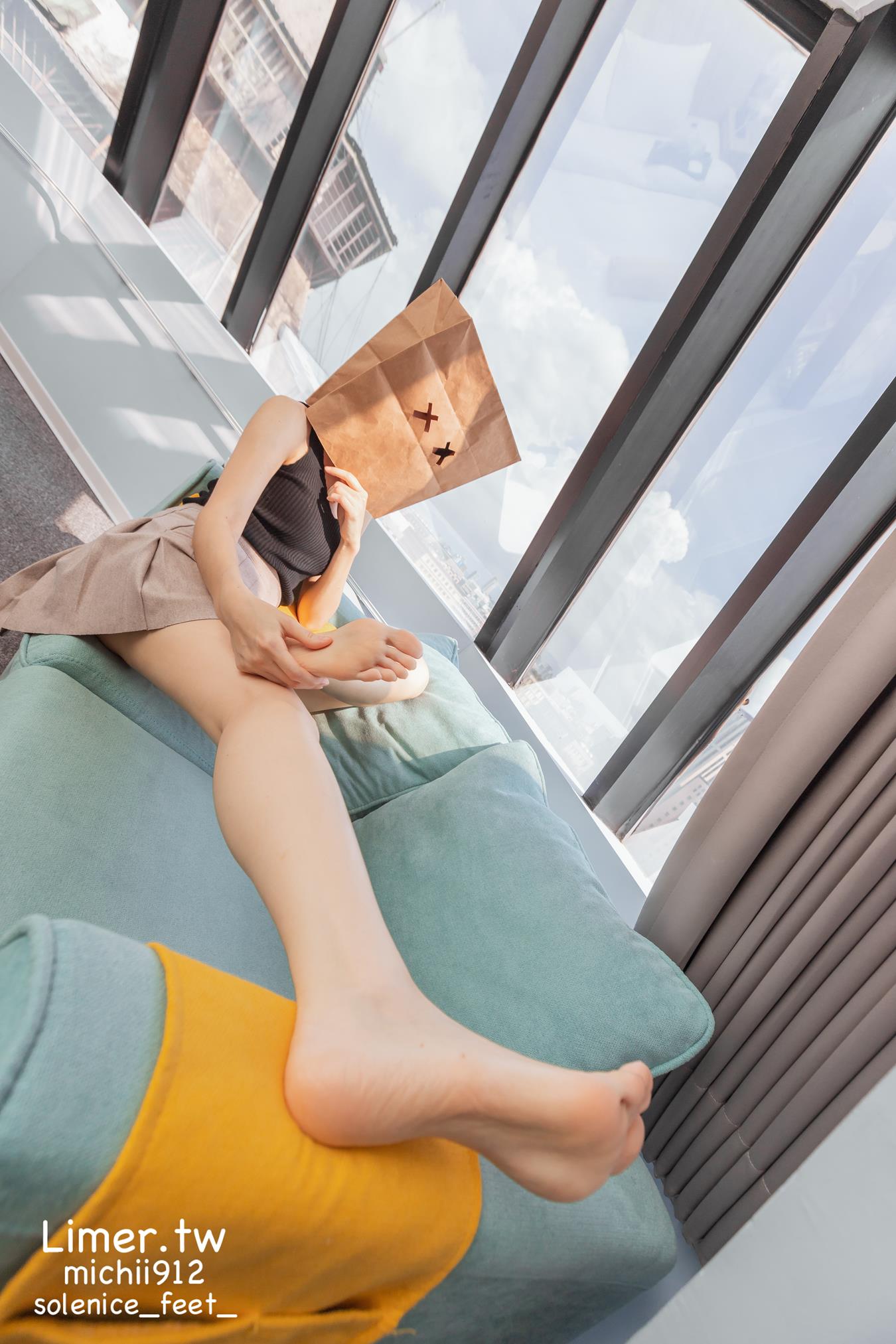 图片[51]-Limerence原创 NO.013 Michii神秘纸袋女孩的裸足大解放 (1)[83P] – 速更版-美库