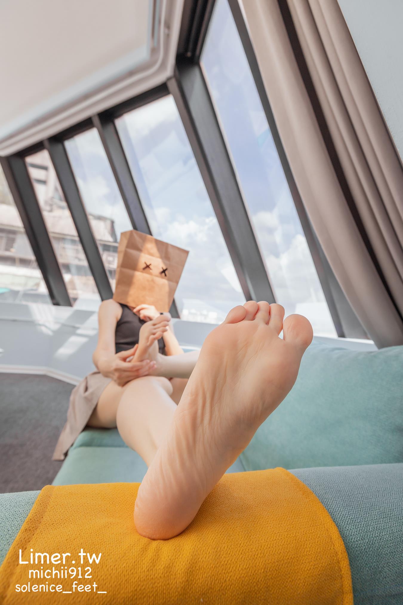 图片[52]-Limerence原创 NO.013 Michii神秘纸袋女孩的裸足大解放 (1)[83P] – 速更版-美库