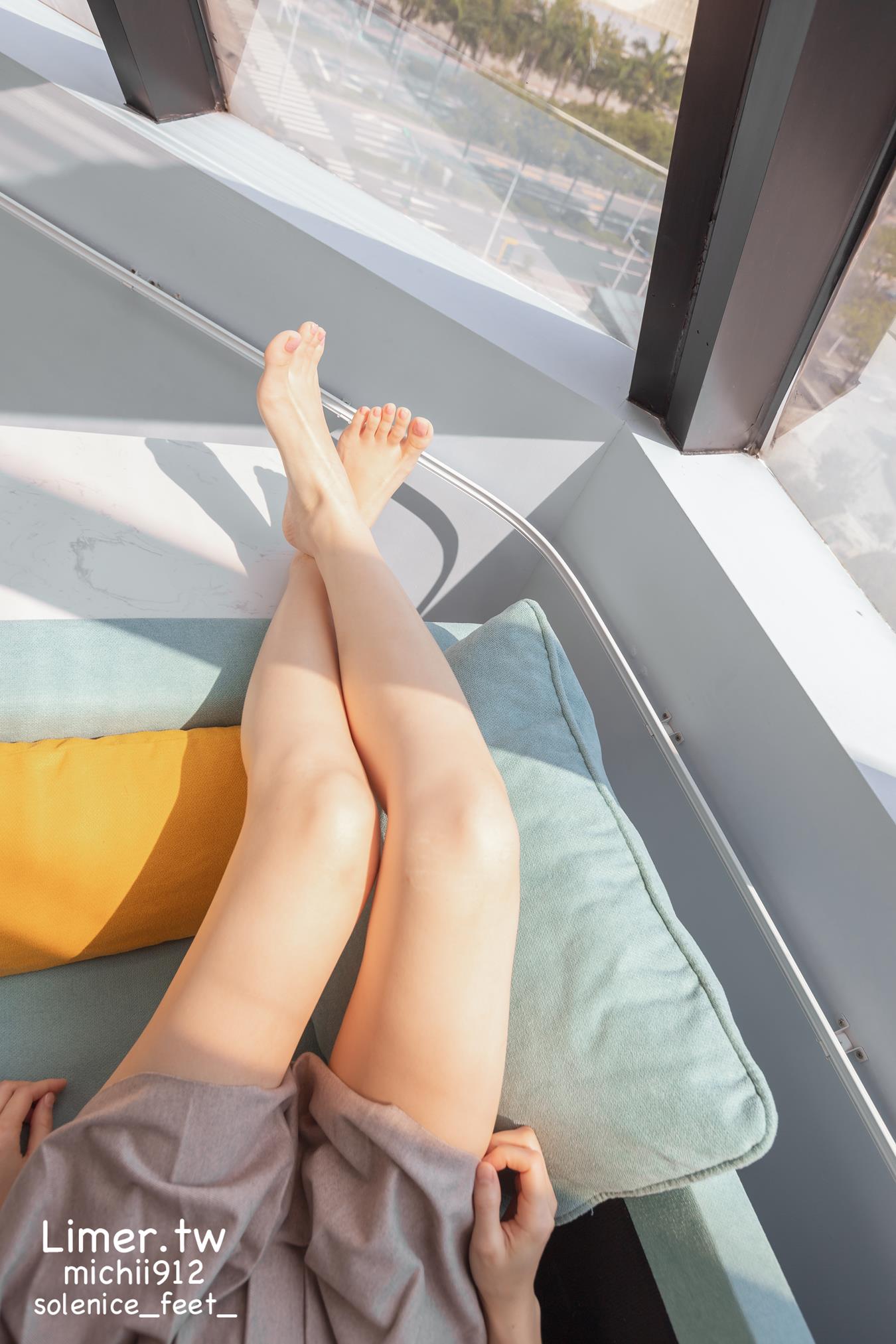 图片[61]-Limerence原创 NO.013 Michii神秘纸袋女孩的裸足大解放 (1)[83P] – 速更版-美库