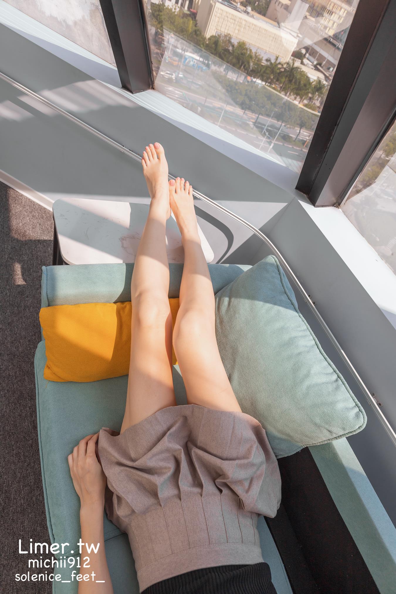 图片[66]-Limerence原创 NO.013 Michii神秘纸袋女孩的裸足大解放 (1)[83P] – 速更版-美库