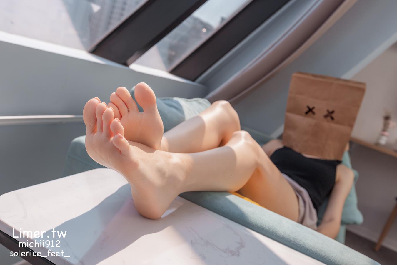 图片[70]-Limerence原创 NO.013 Michii神秘纸袋女孩的裸足大解放 (1)[83P] – 速更版-美库