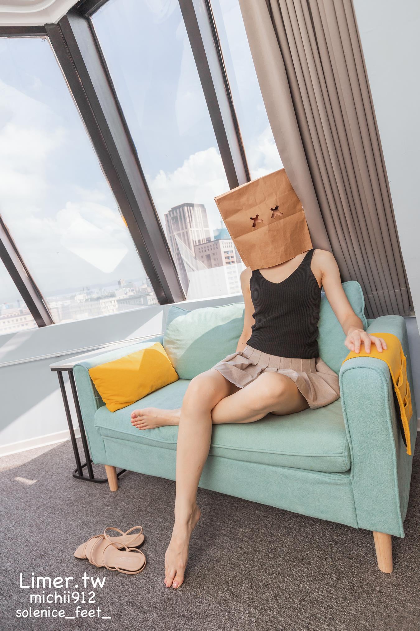图片[73]-Limerence原创 NO.013 Michii神秘纸袋女孩的裸足大解放 (1)[83P] – 速更版-美库