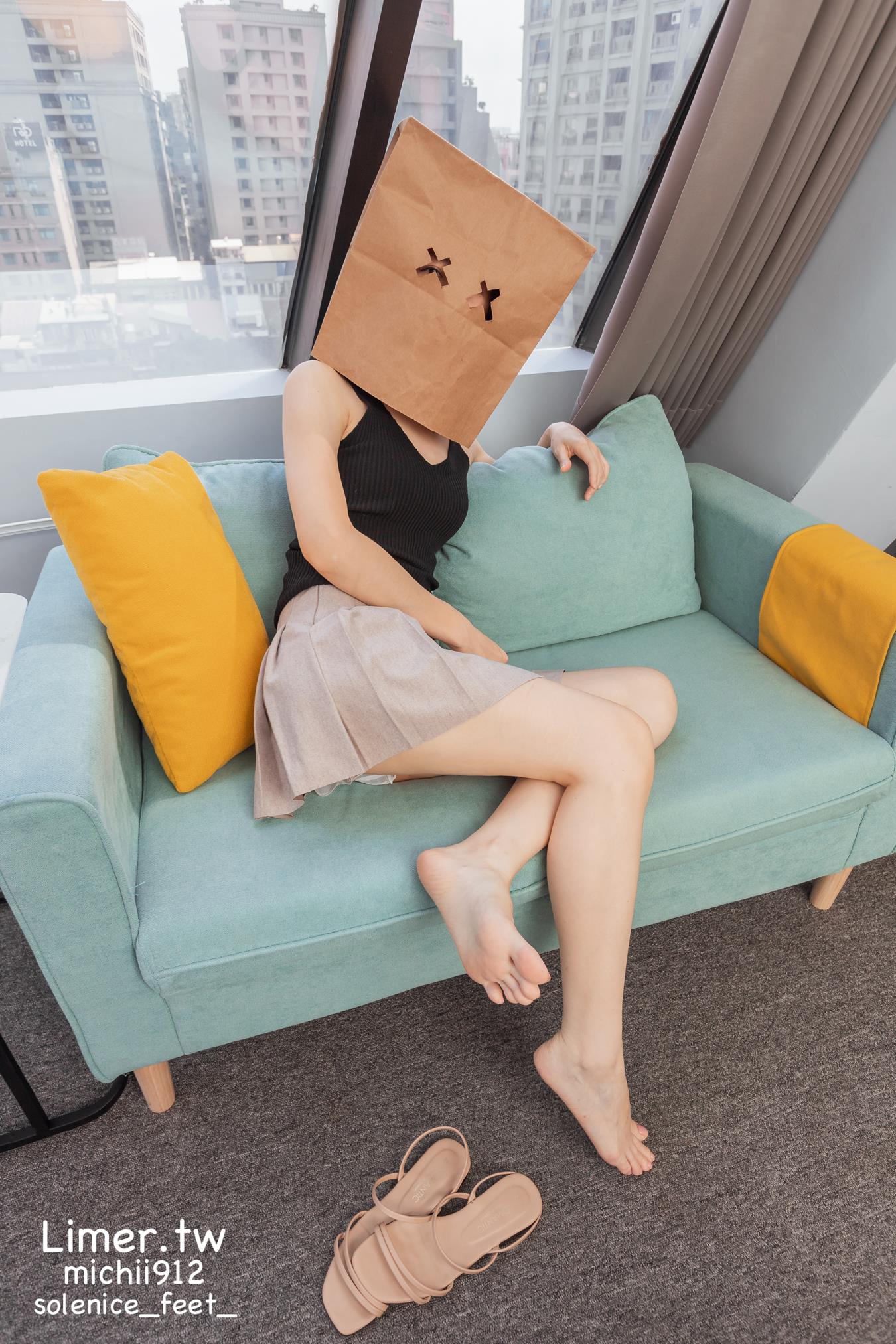 图片[80]-Limerence原创 NO.013 Michii神秘纸袋女孩的裸足大解放 (1)[83P] – 速更版-美库