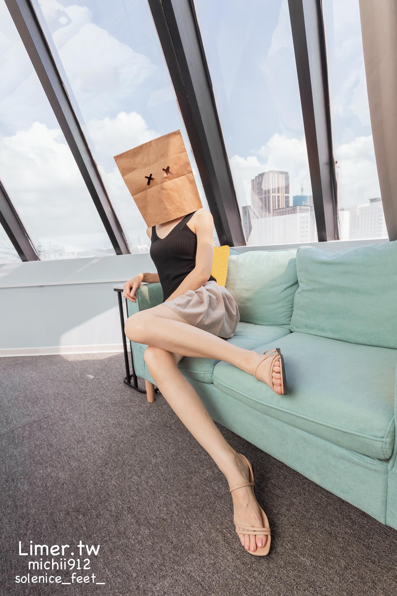 图片[82]-Limerence原创 NO.013 Michii神秘纸袋女孩的裸足大解放 (1)[83P] – 速更版-美库