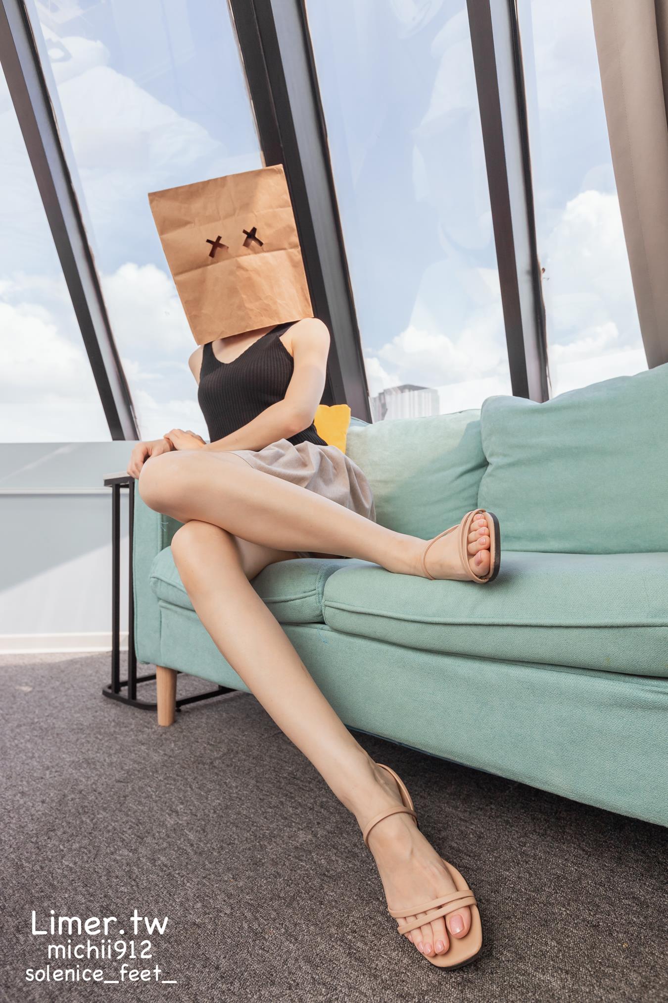 图片[83]-Limerence原创 NO.013 Michii神秘纸袋女孩的裸足大解放 (1)[83P] – 速更版-美库