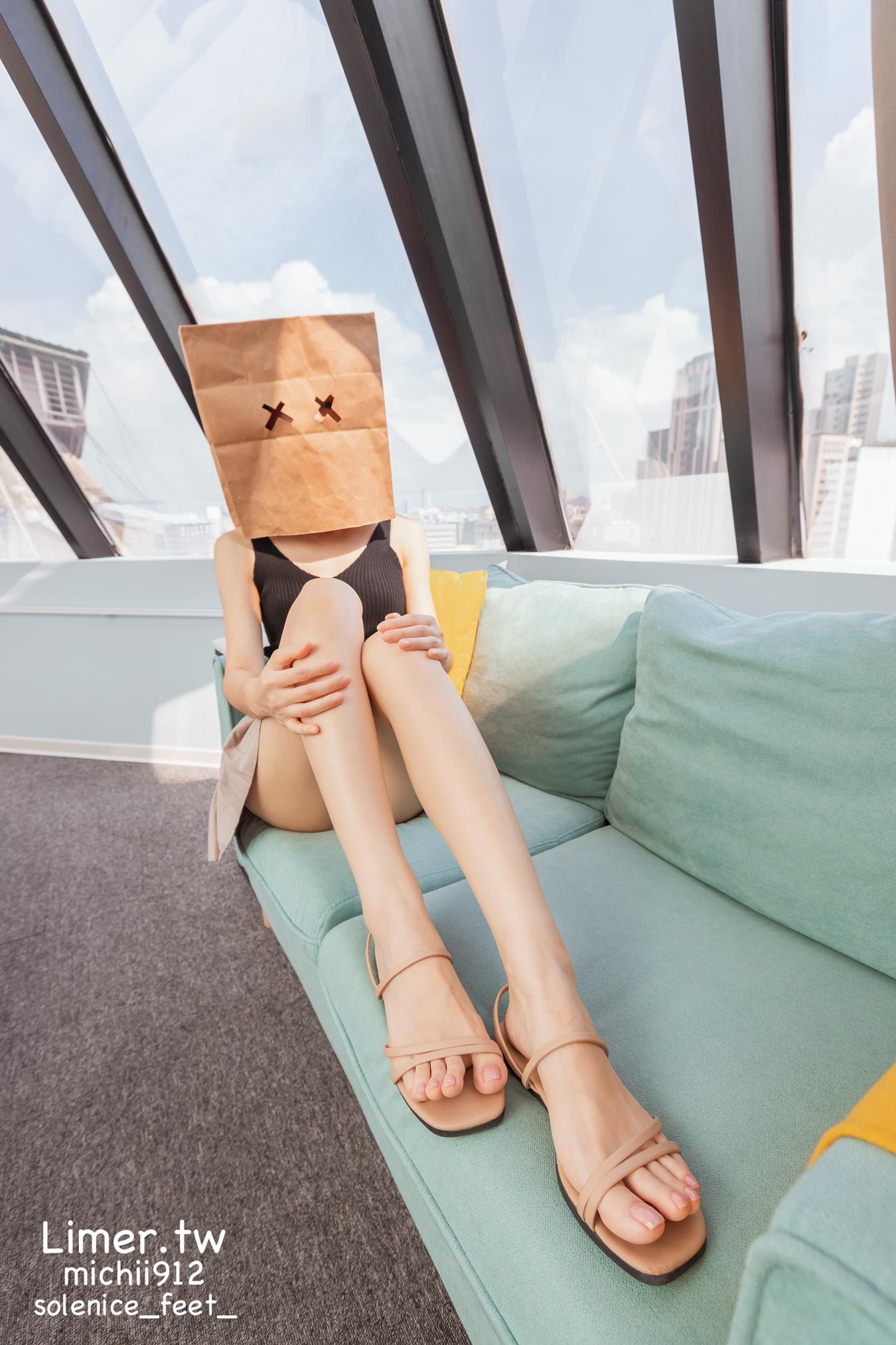 图片[22]-Limerence原创 NO.013 Michii神秘纸袋女孩的裸足大解放 (2)[86P] – 速更版-美库