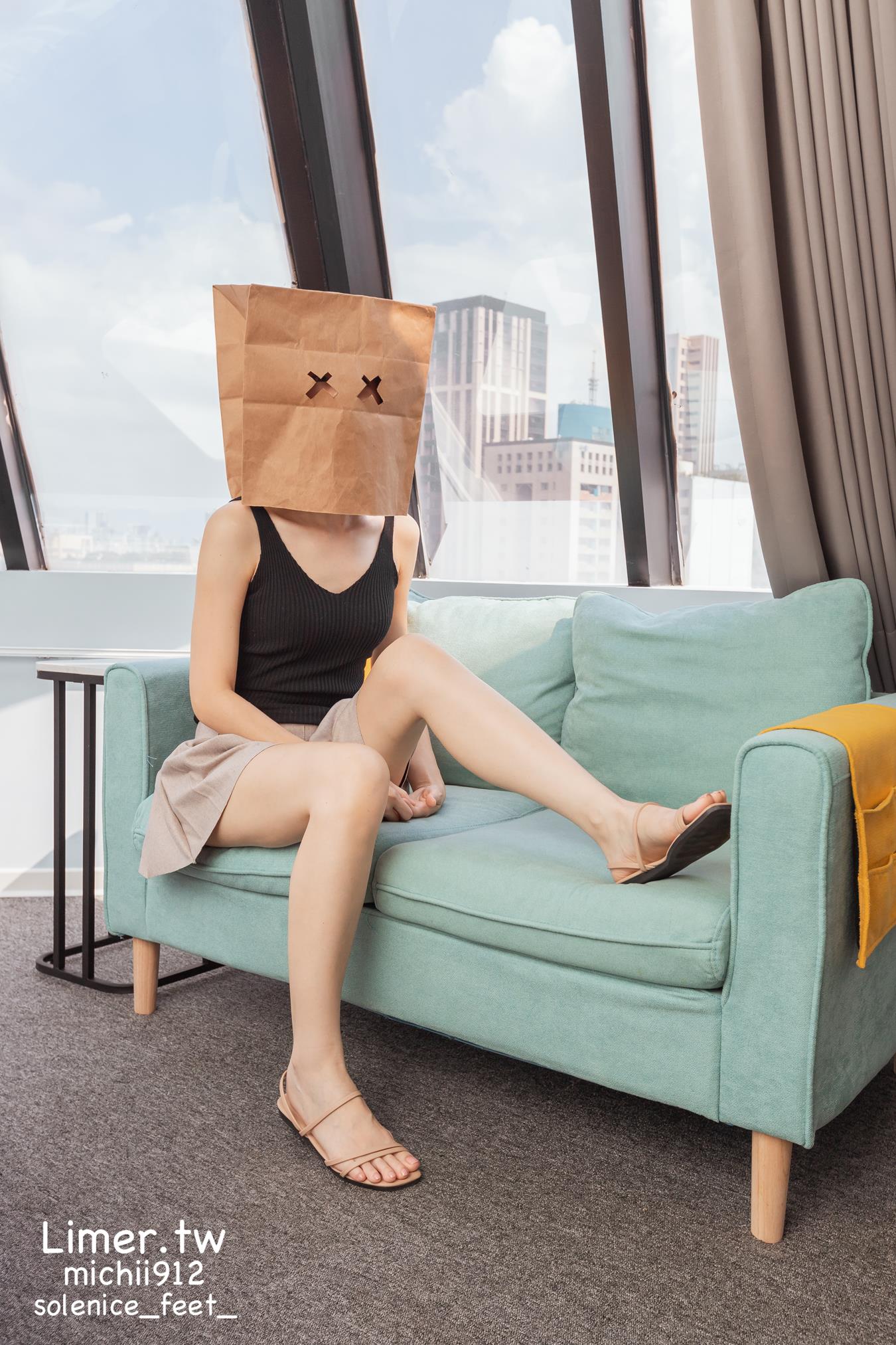 图片[24]-Limerence原创 NO.013 Michii神秘纸袋女孩的裸足大解放 (2)[86P] – 速更版-美库