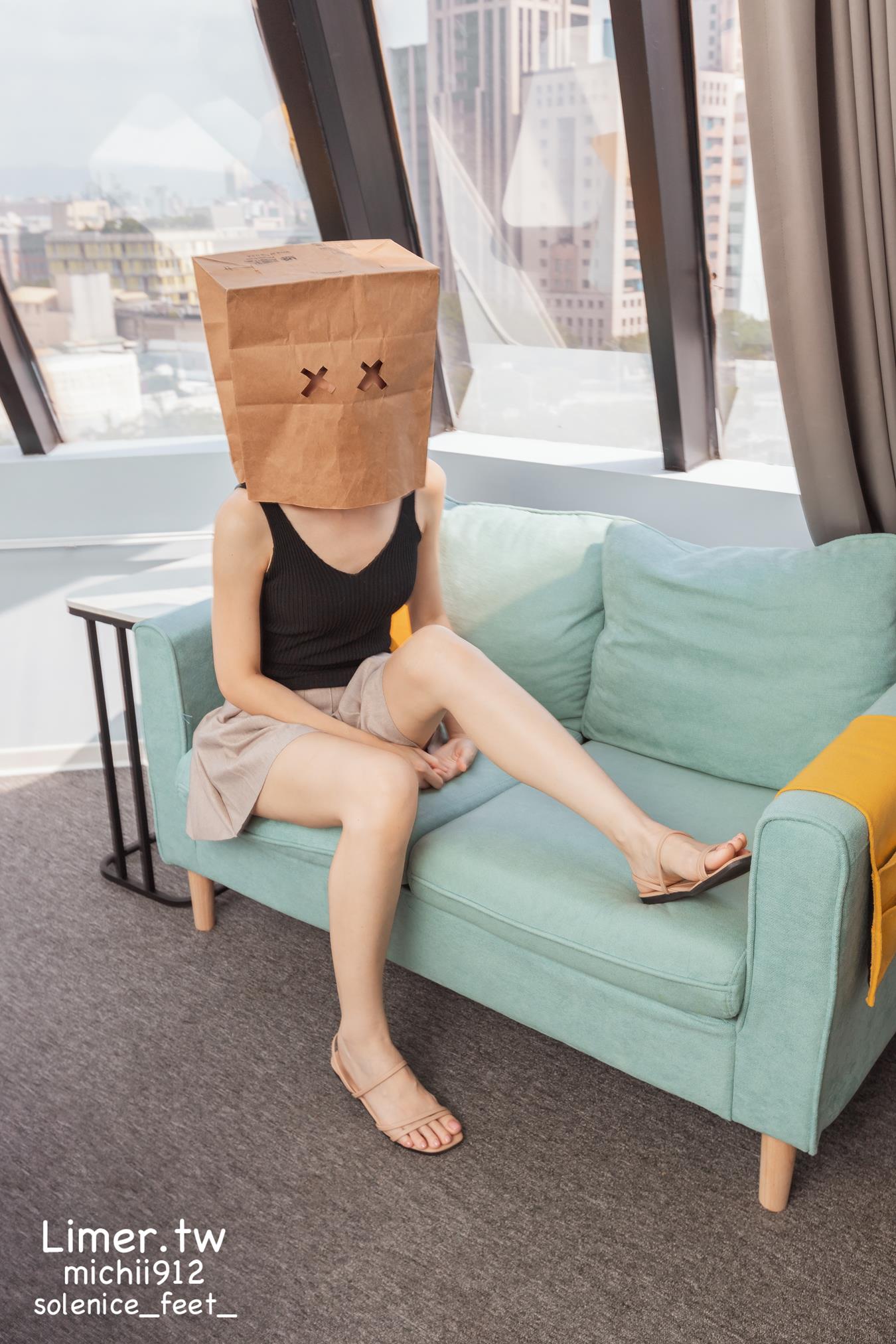 图片[25]-Limerence原创 NO.013 Michii神秘纸袋女孩的裸足大解放 (2)[86P] – 速更版-美库