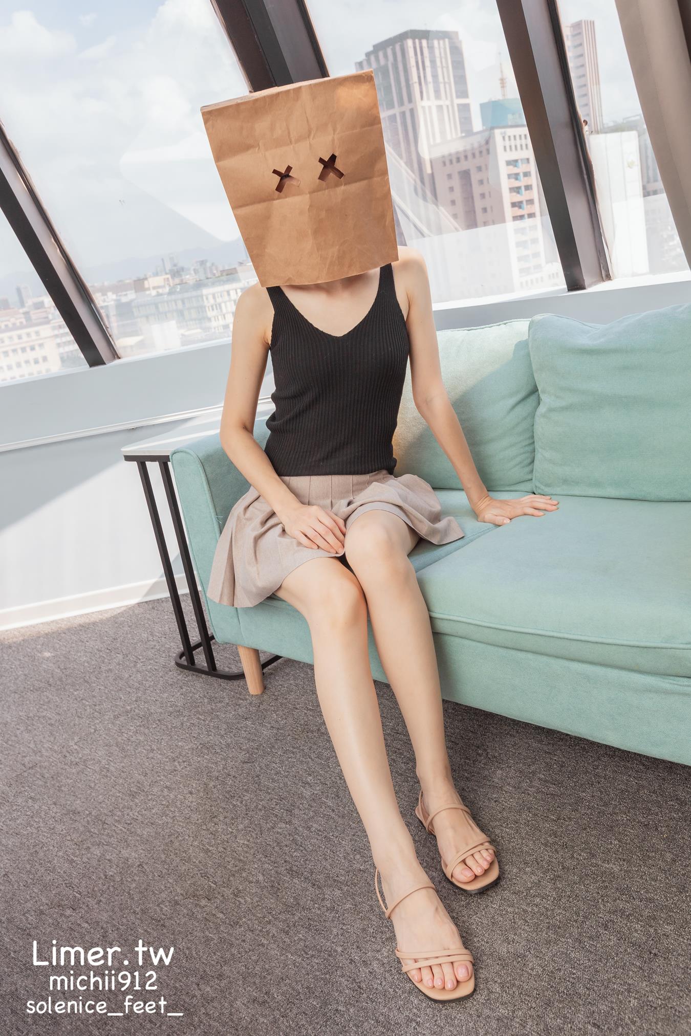 图片[27]-Limerence原创 NO.013 Michii神秘纸袋女孩的裸足大解放 (2)[86P] – 速更版-美库
