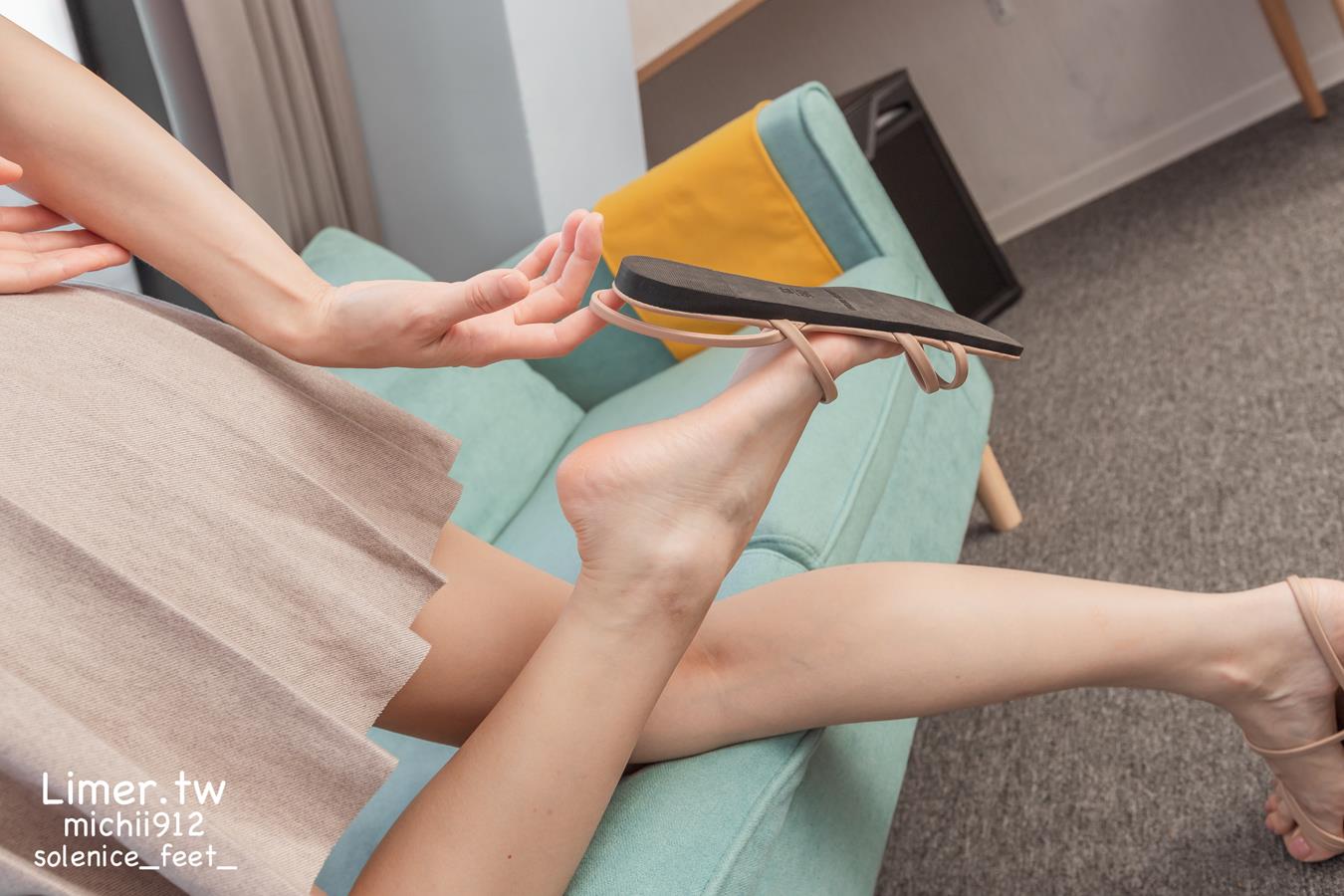 图片[33]-Limerence原创 NO.013 Michii神秘纸袋女孩的裸足大解放 (2)[86P] – 速更版-美库