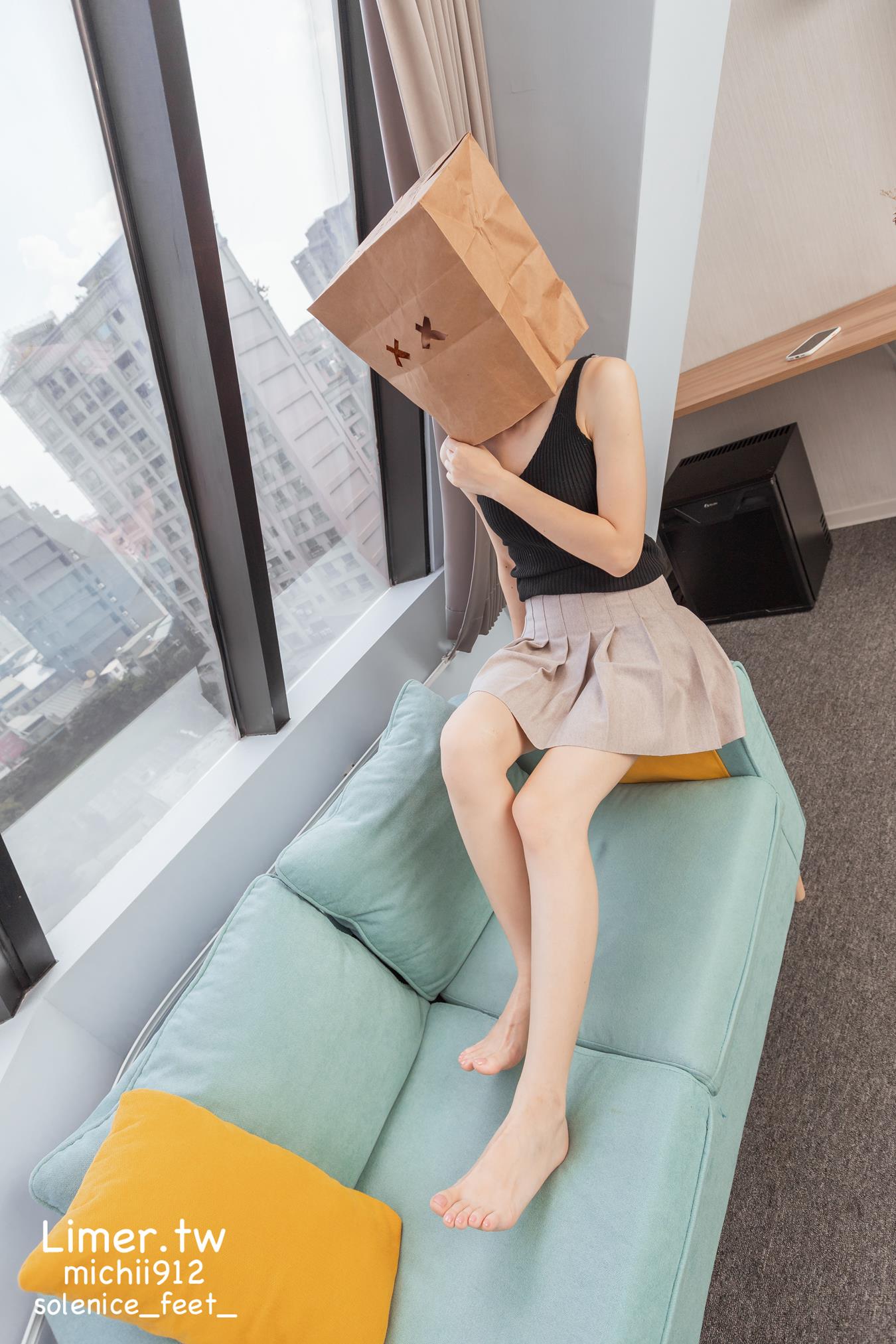 图片[48]-Limerence原创 NO.013 Michii神秘纸袋女孩的裸足大解放 (2)[86P] – 速更版-美库