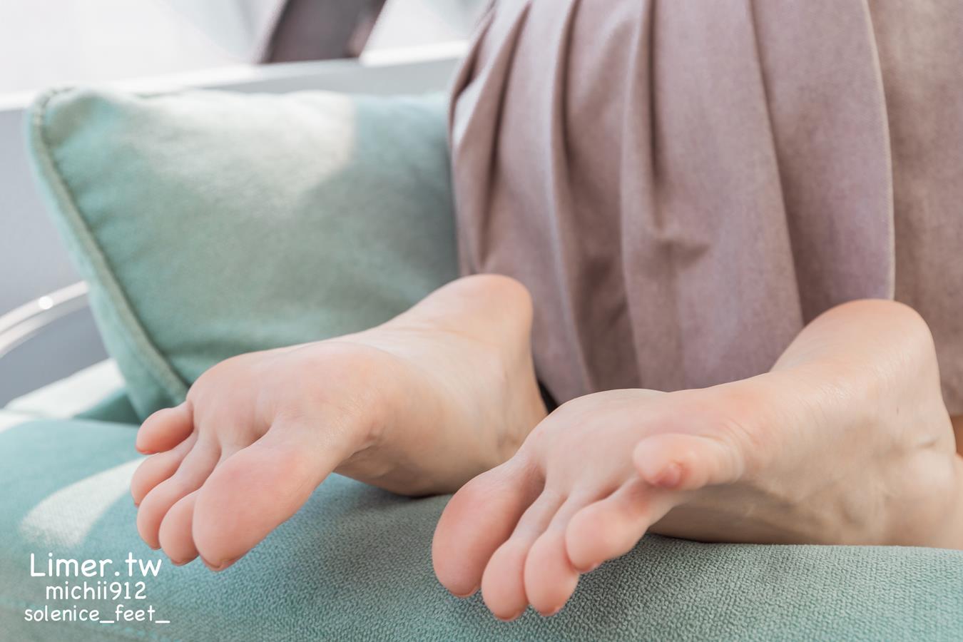 图片[70]-Limerence原创 NO.013 Michii神秘纸袋女孩的裸足大解放 (2)[86P] – 速更版-美库