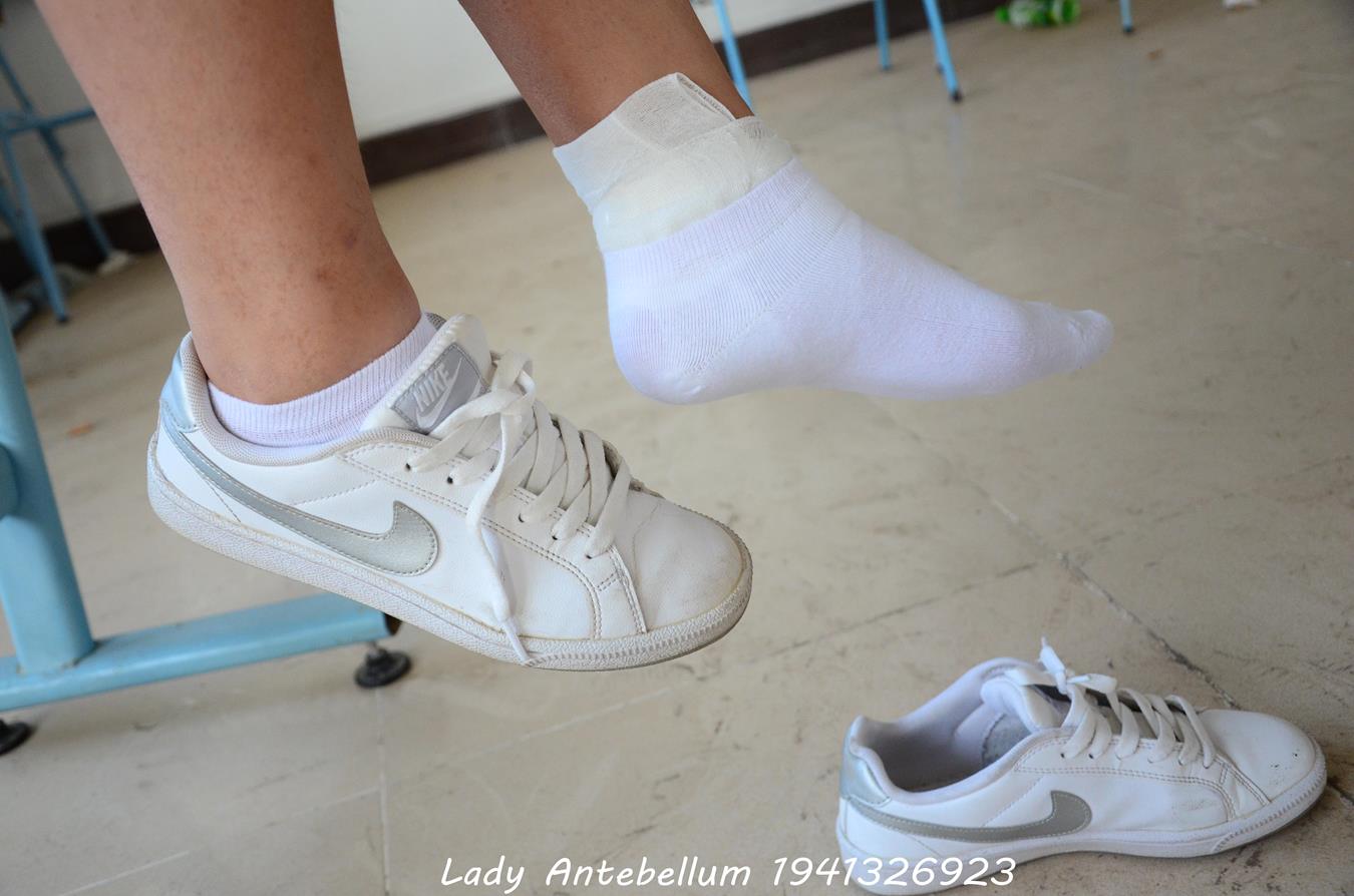 图片[51]-[战前女神] 美腿美足精品摄影套图 036 [73P] – 速更版-美库