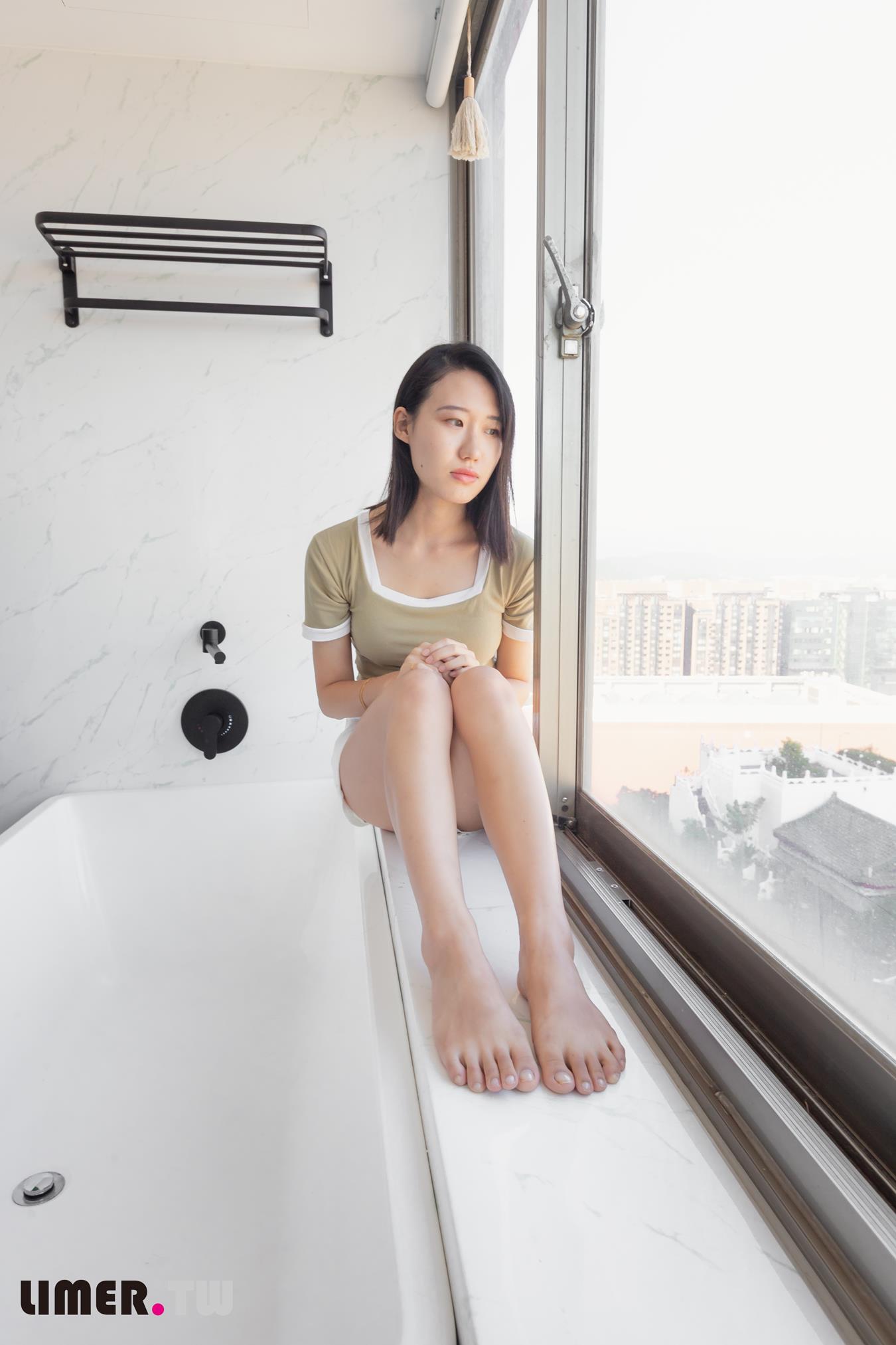 图片[13]-Limerence原创 NO.014 学生素人Sarah裸足首作 (1) [92P] – 速更版-美库