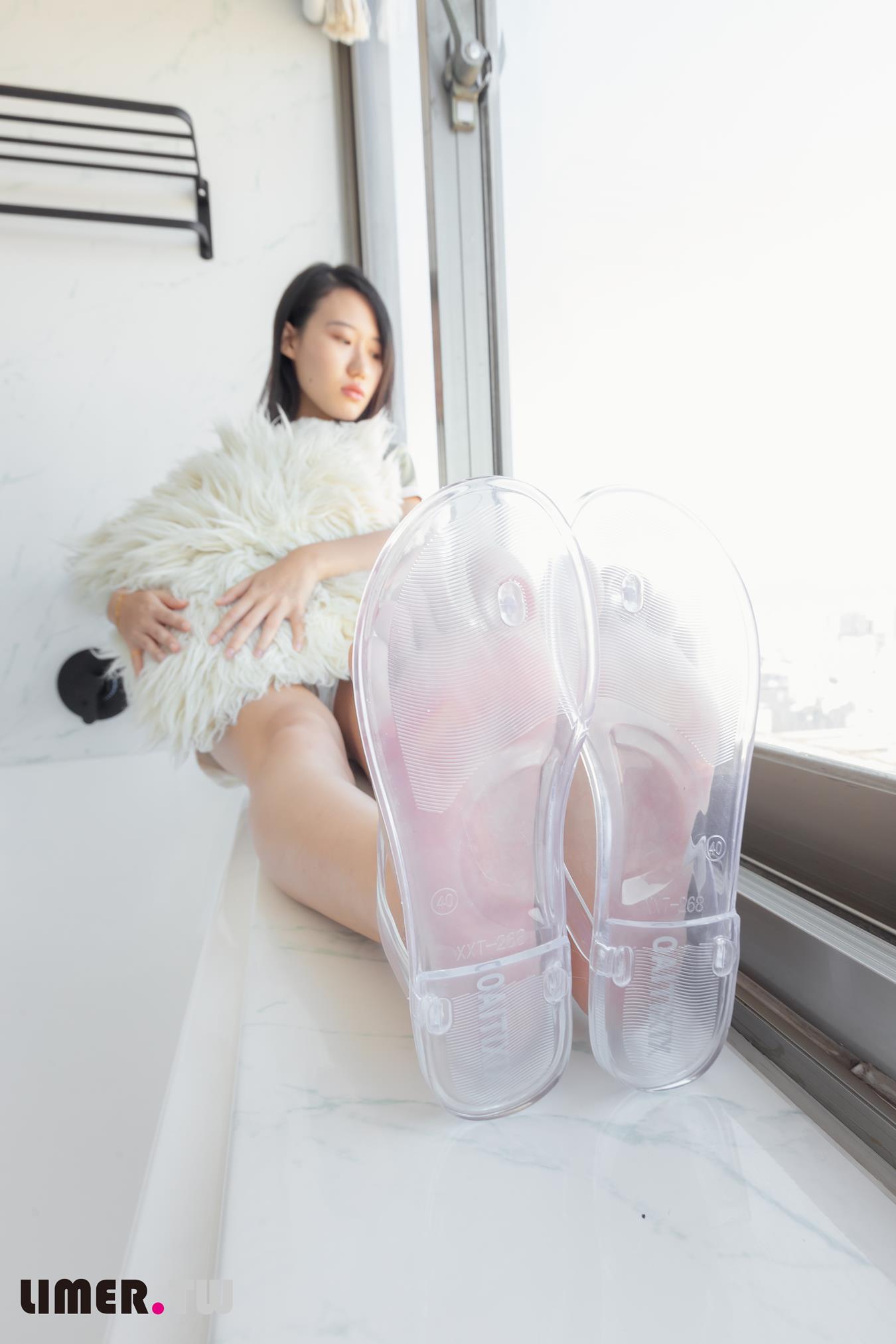 图片[30]-Limerence原创 NO.014 学生素人Sarah裸足首作 (2) [77P] – 速更版-美库