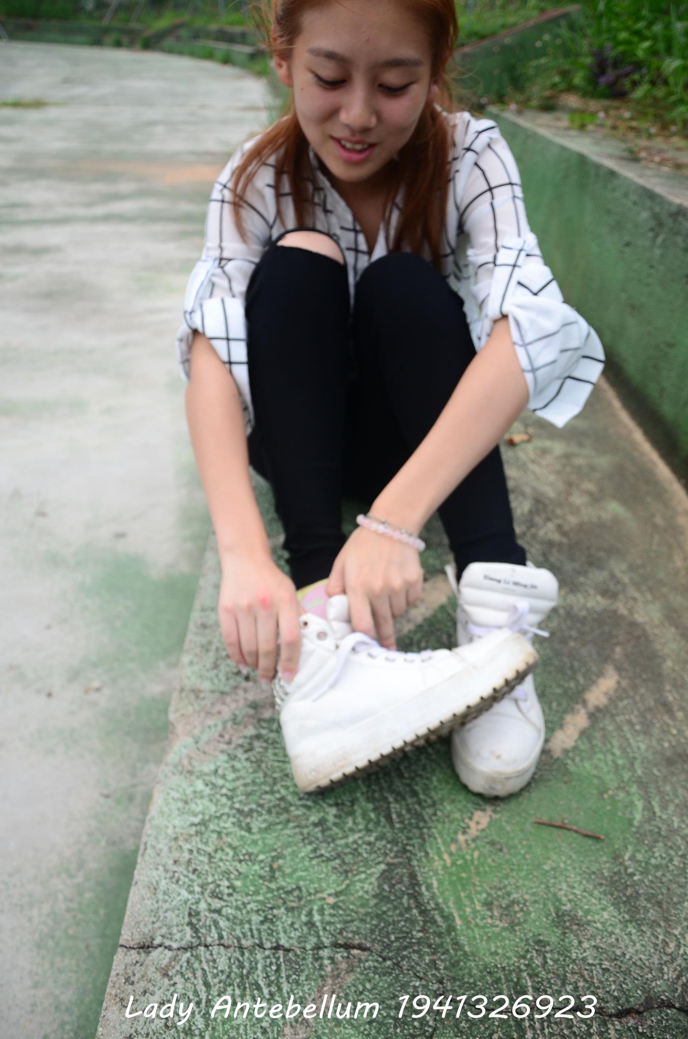 图片[11]-[战前女神] 美腿美足精品摄影套图 042 [100P] – 速更版-美库