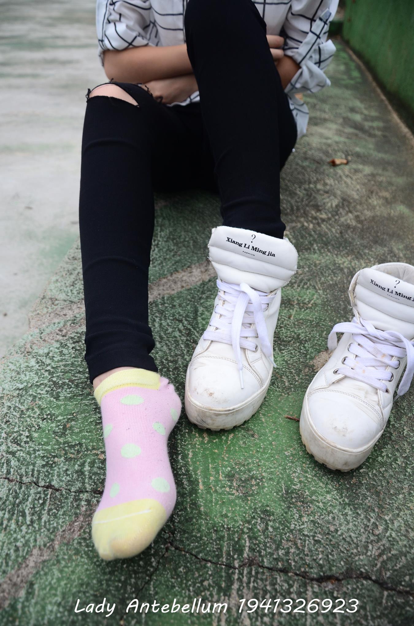 图片[17]-[战前女神] 美腿美足精品摄影套图 042 [100P] – 速更版-美库