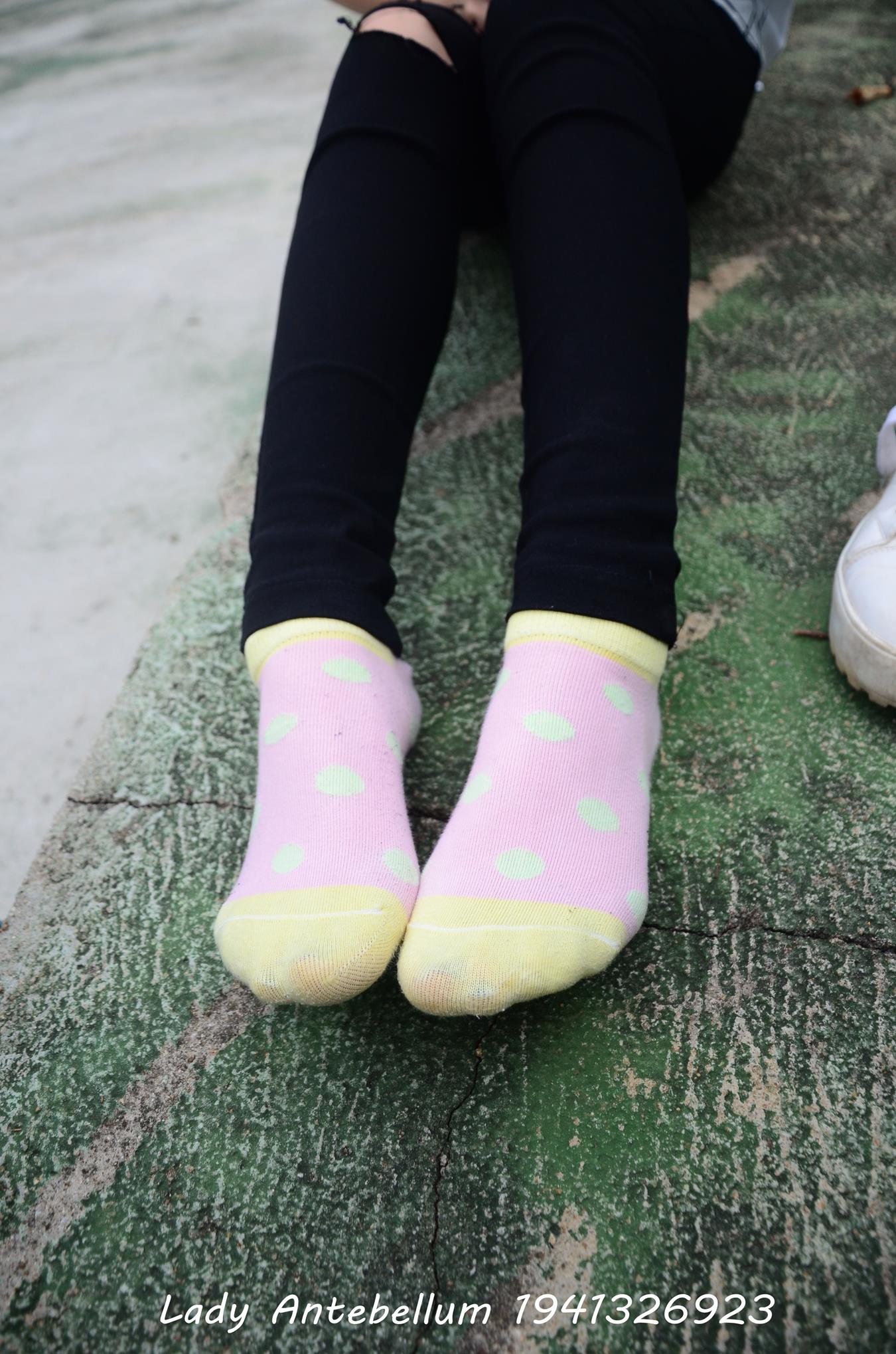 图片[21]-[战前女神] 美腿美足精品摄影套图 042 [100P] – 速更版-美库