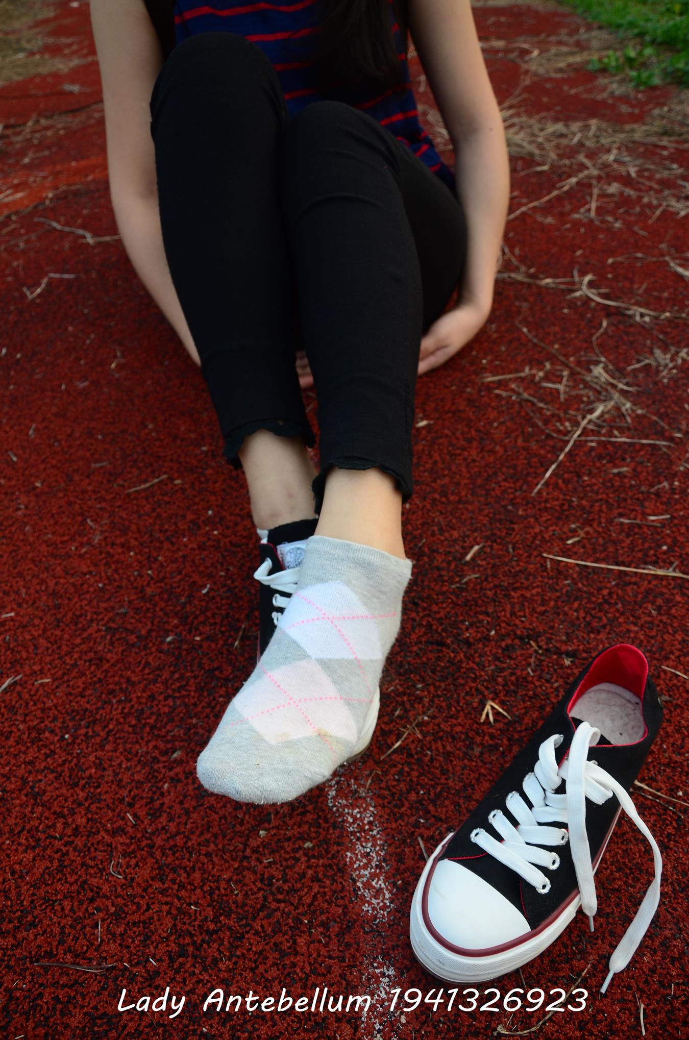 图片[29]-[战前女神] 美腿美足精品摄影套图 041 [92P] – 速更版-美库