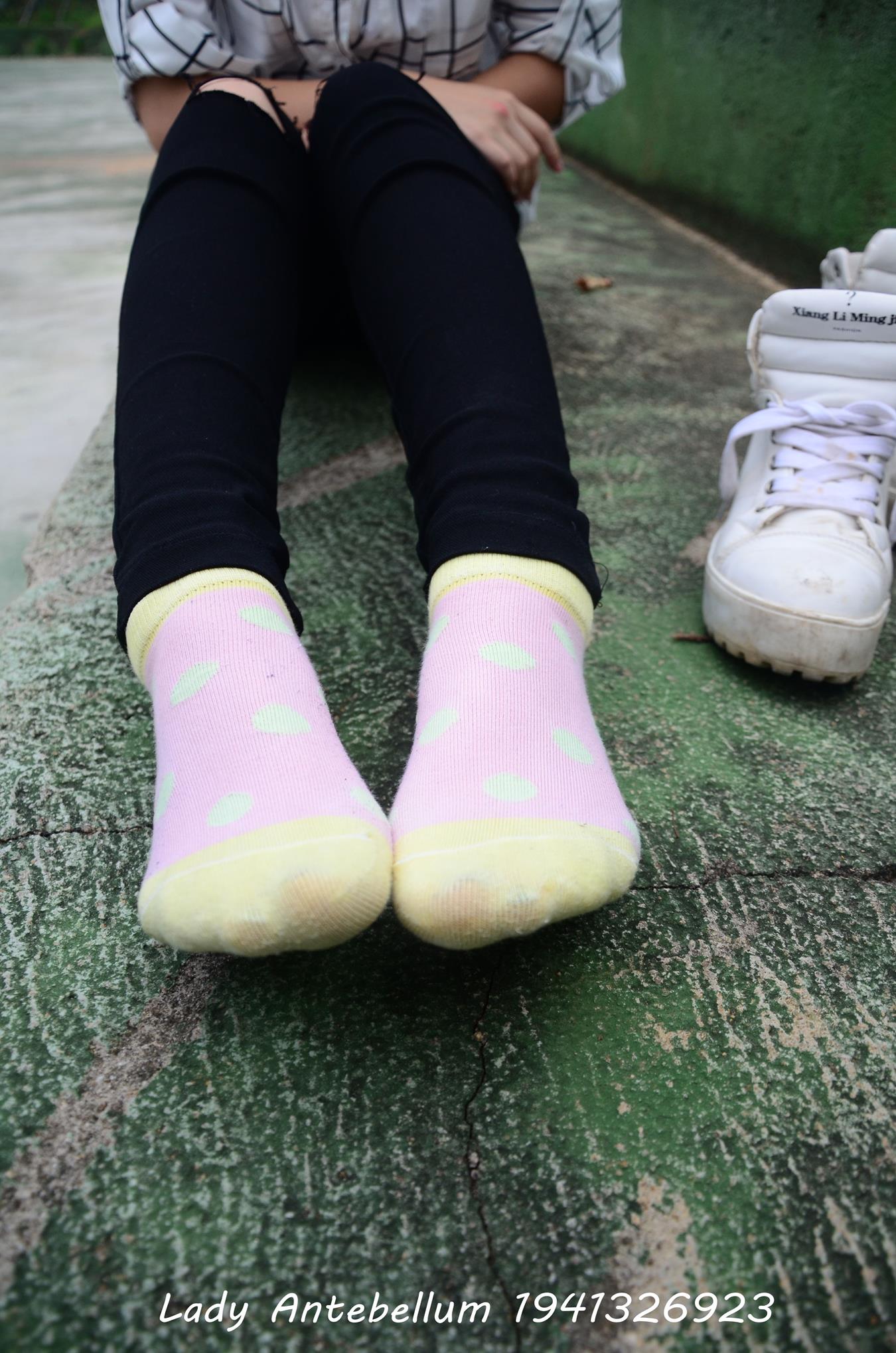 图片[23]-[战前女神] 美腿美足精品摄影套图 042 [100P] – 速更版-美库