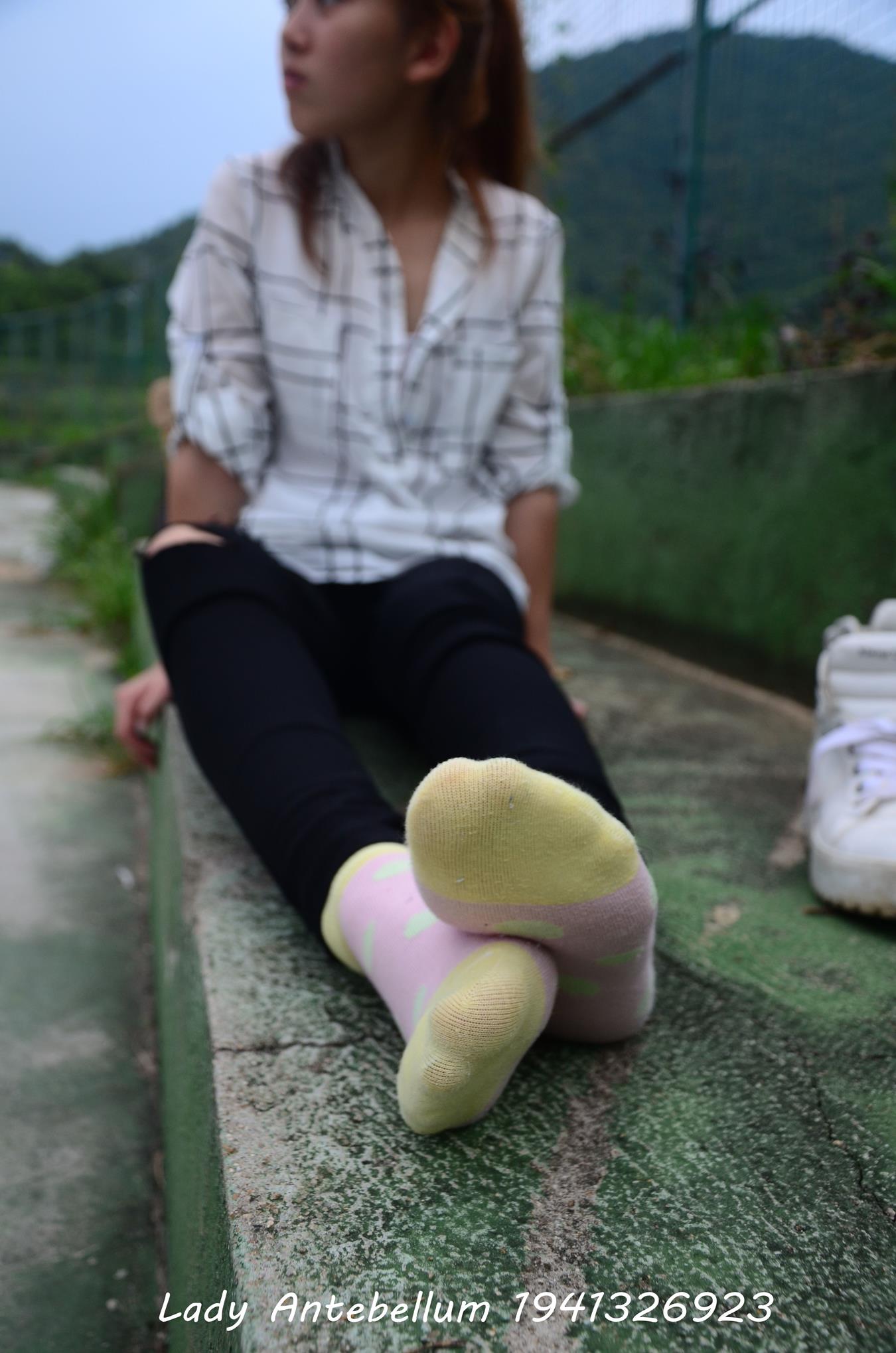 图片[25]-[战前女神] 美腿美足精品摄影套图 042 [100P] – 速更版-美库