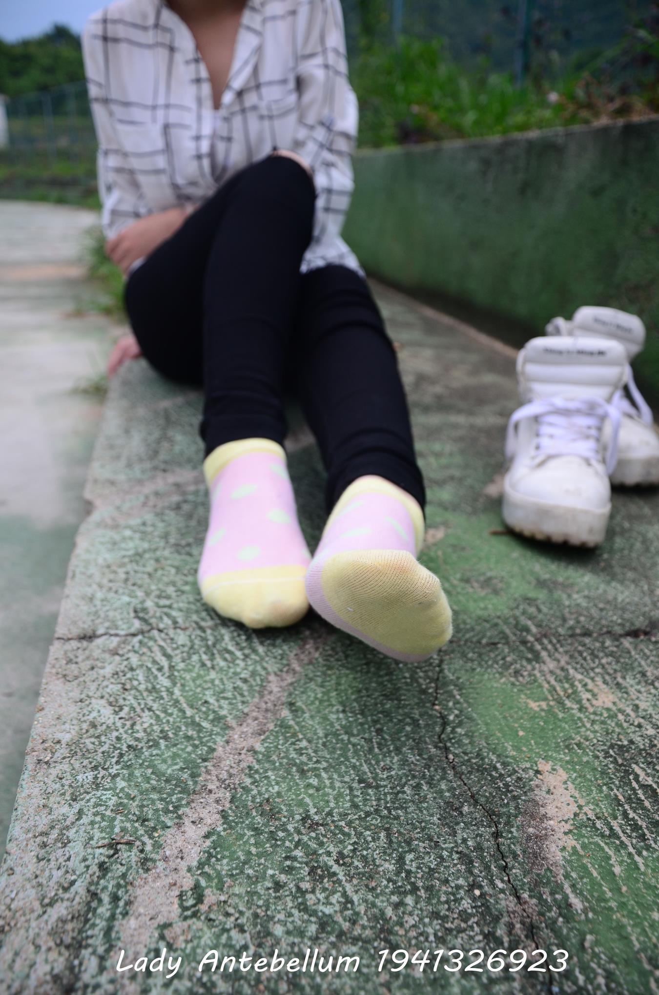 图片[28]-[战前女神] 美腿美足精品摄影套图 042 [100P] – 速更版-美库