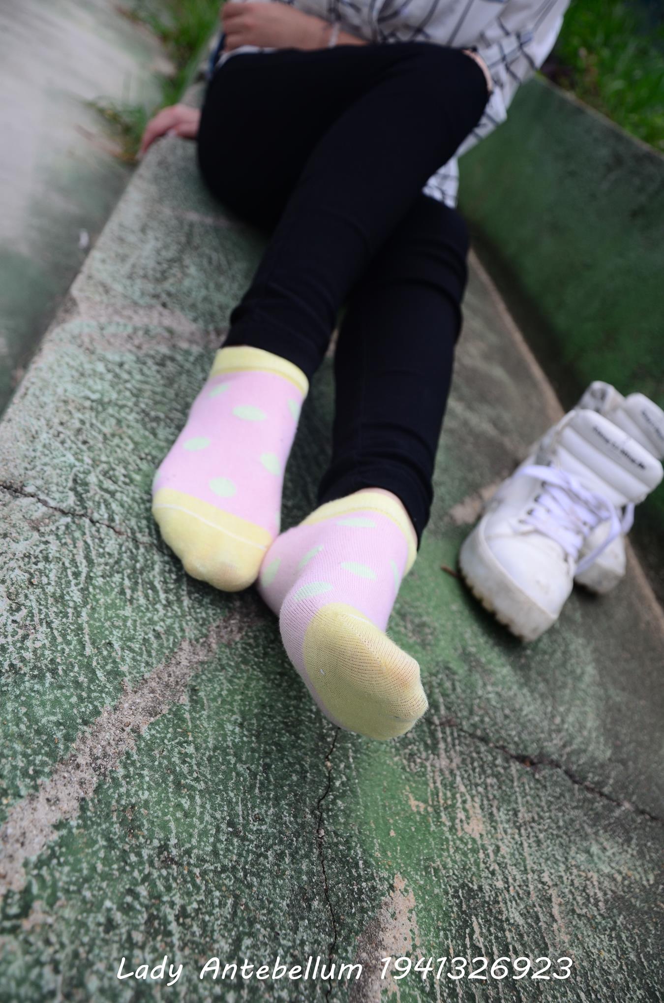 图片[29]-[战前女神] 美腿美足精品摄影套图 042 [100P] – 速更版-美库