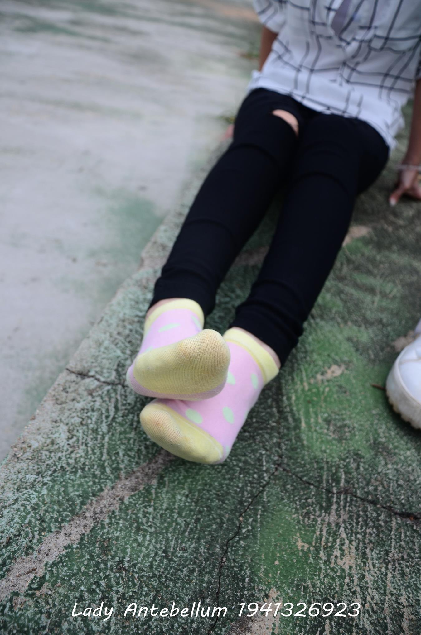 图片[49]-[战前女神] 美腿美足精品摄影套图 042 [100P] – 速更版-美库