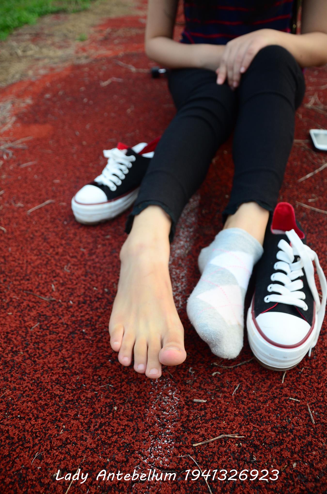 图片[67]-[战前女神] 美腿美足精品摄影套图 041 [92P] – 速更版-美库