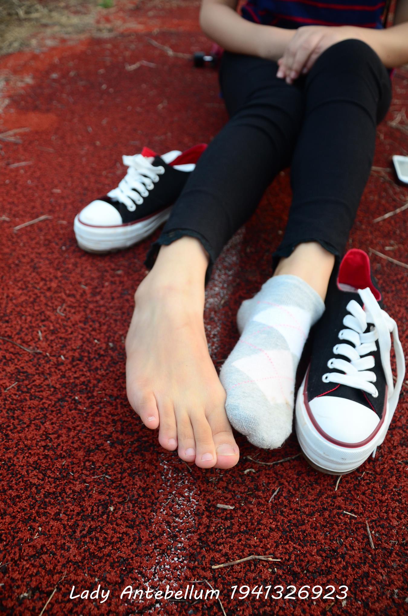 图片[69]-[战前女神] 美腿美足精品摄影套图 041 [92P] – 速更版-美库