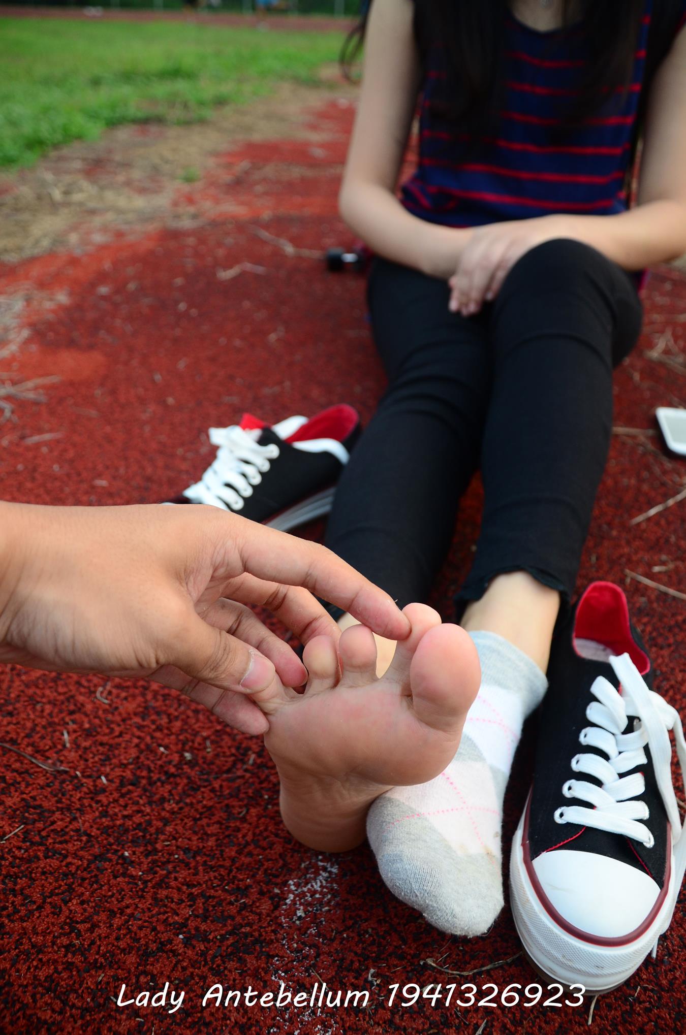 图片[71]-[战前女神] 美腿美足精品摄影套图 041 [92P] – 速更版-美库