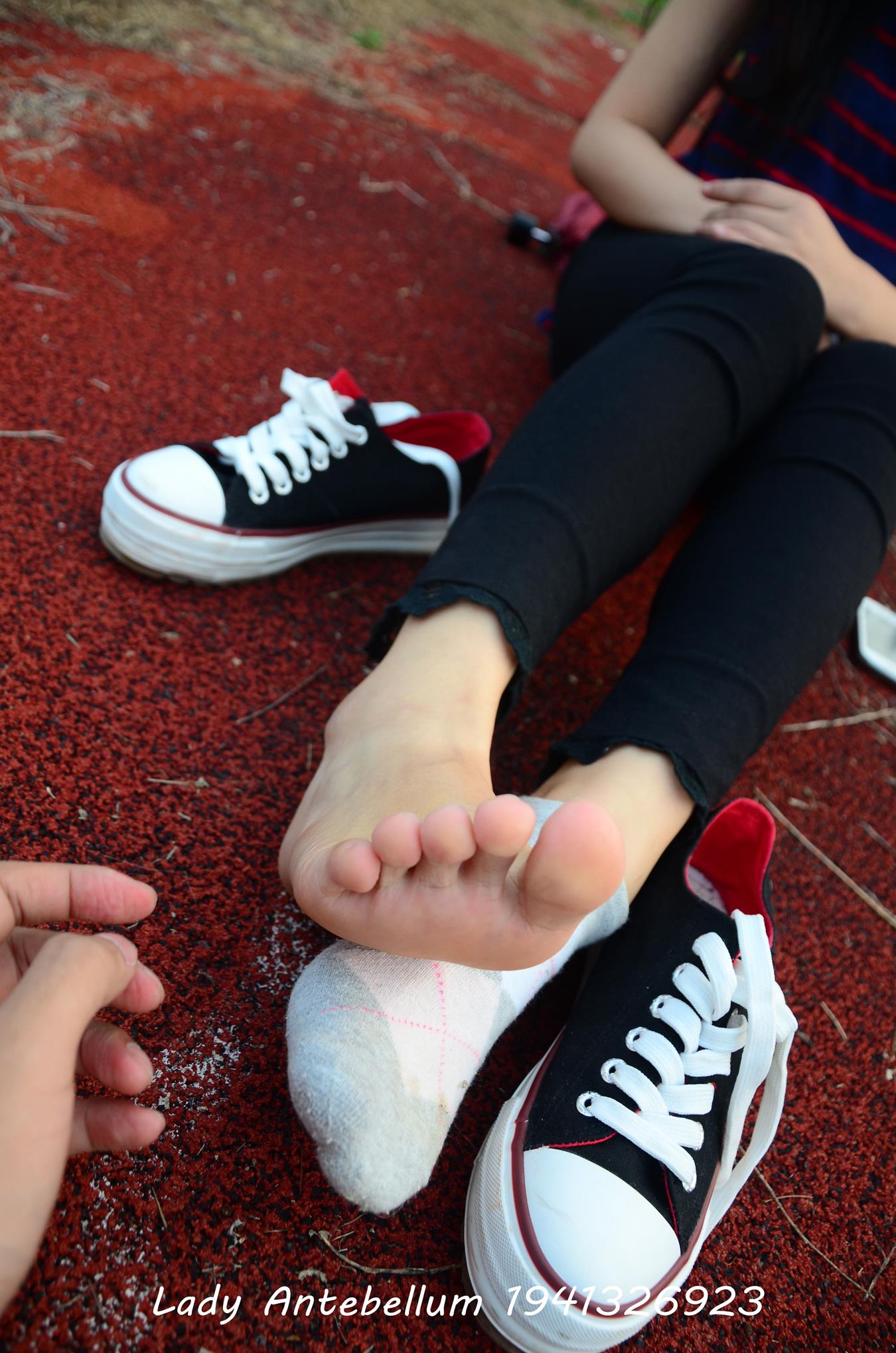 图片[74]-[战前女神] 美腿美足精品摄影套图 041 [92P] – 速更版-美库