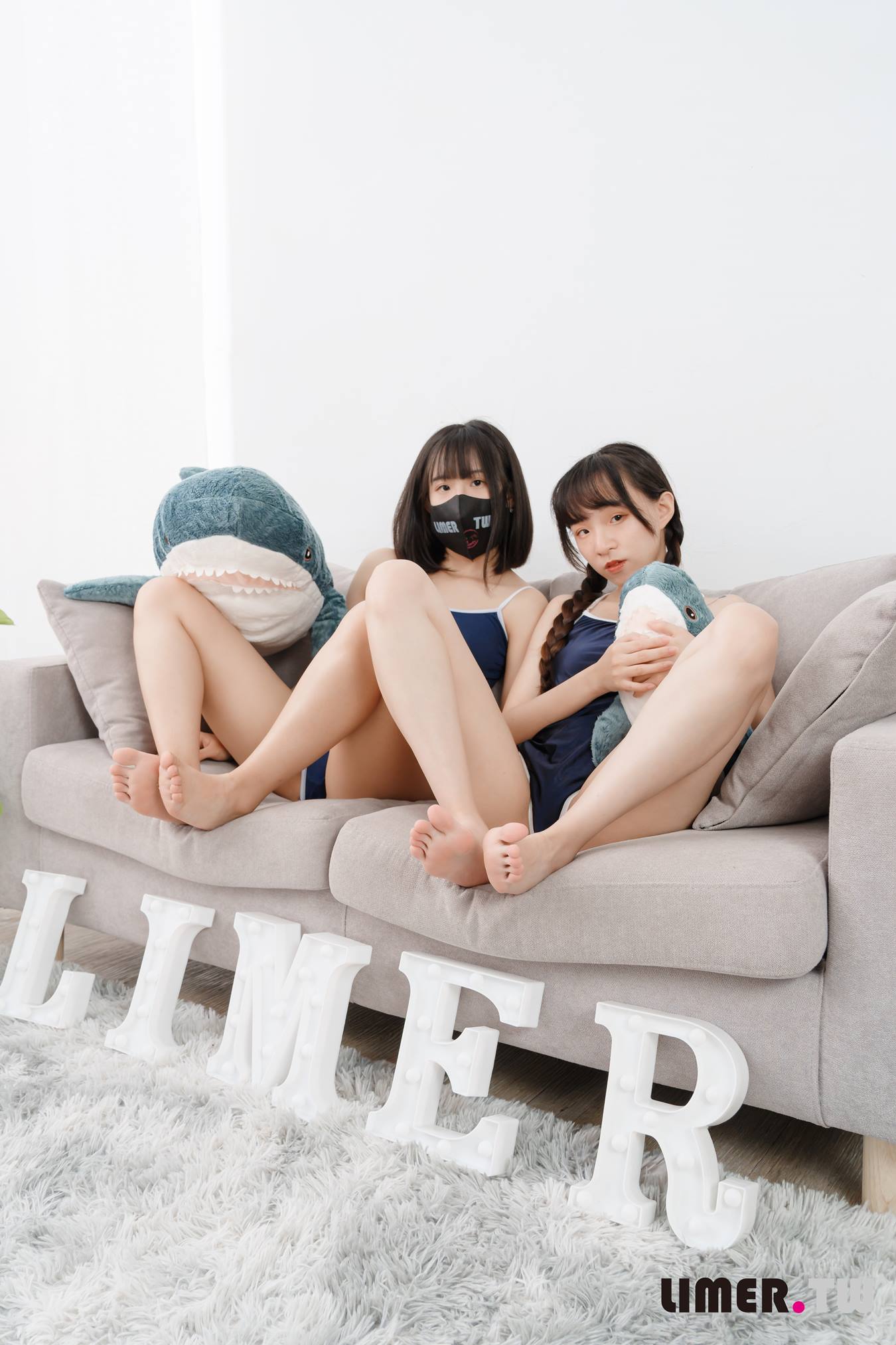 图片[23]-Limerence原创 NO.017 台湾Meow小只马姐妹丼死库水の 巨人 踩踏 (1) [66P] – 速更版-美库