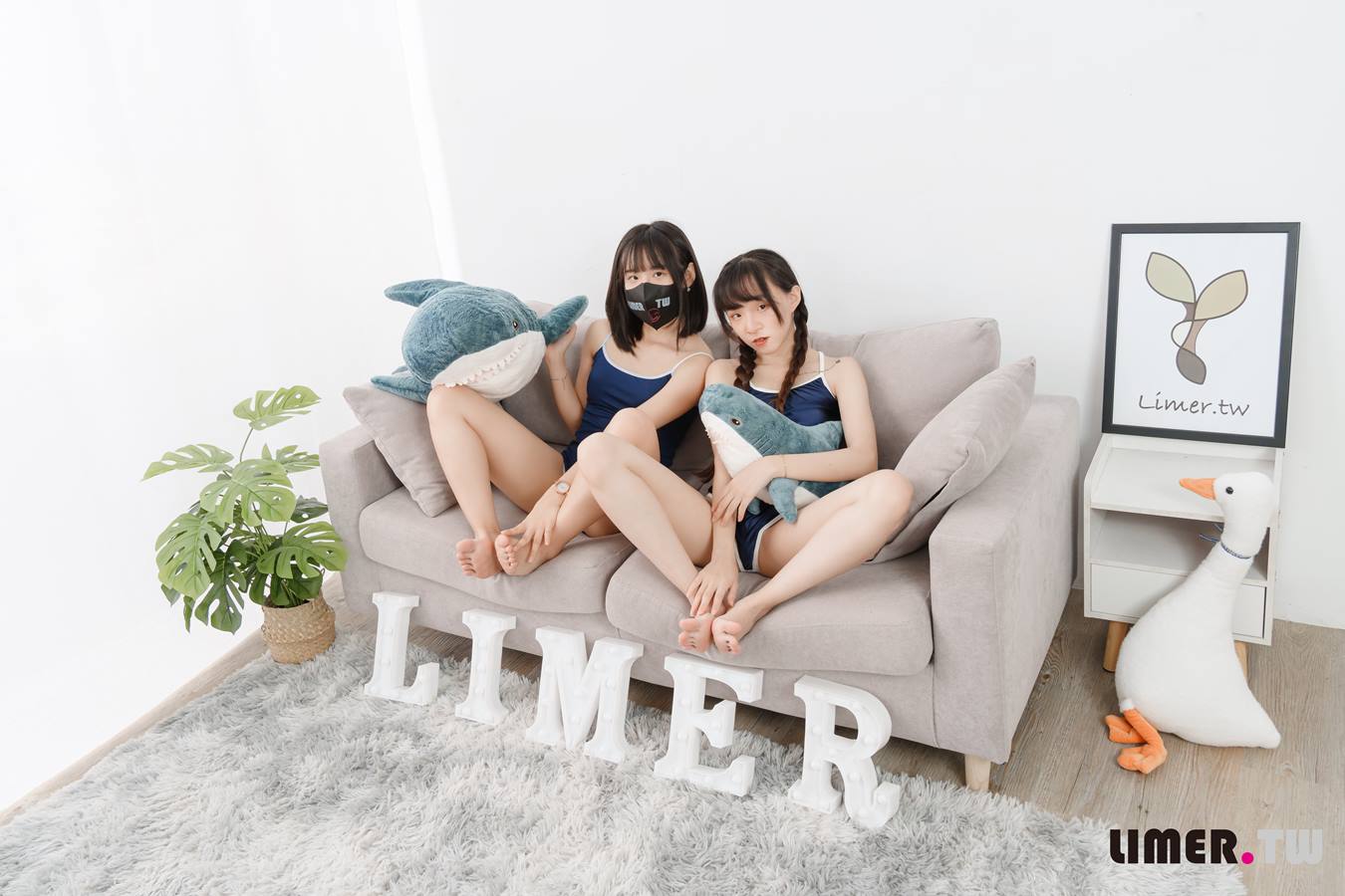 图片[27]-Limerence原创 NO.017 台湾Meow小只马姐妹丼死库水の 巨人 踩踏 (1) [66P] – 速更版-美库