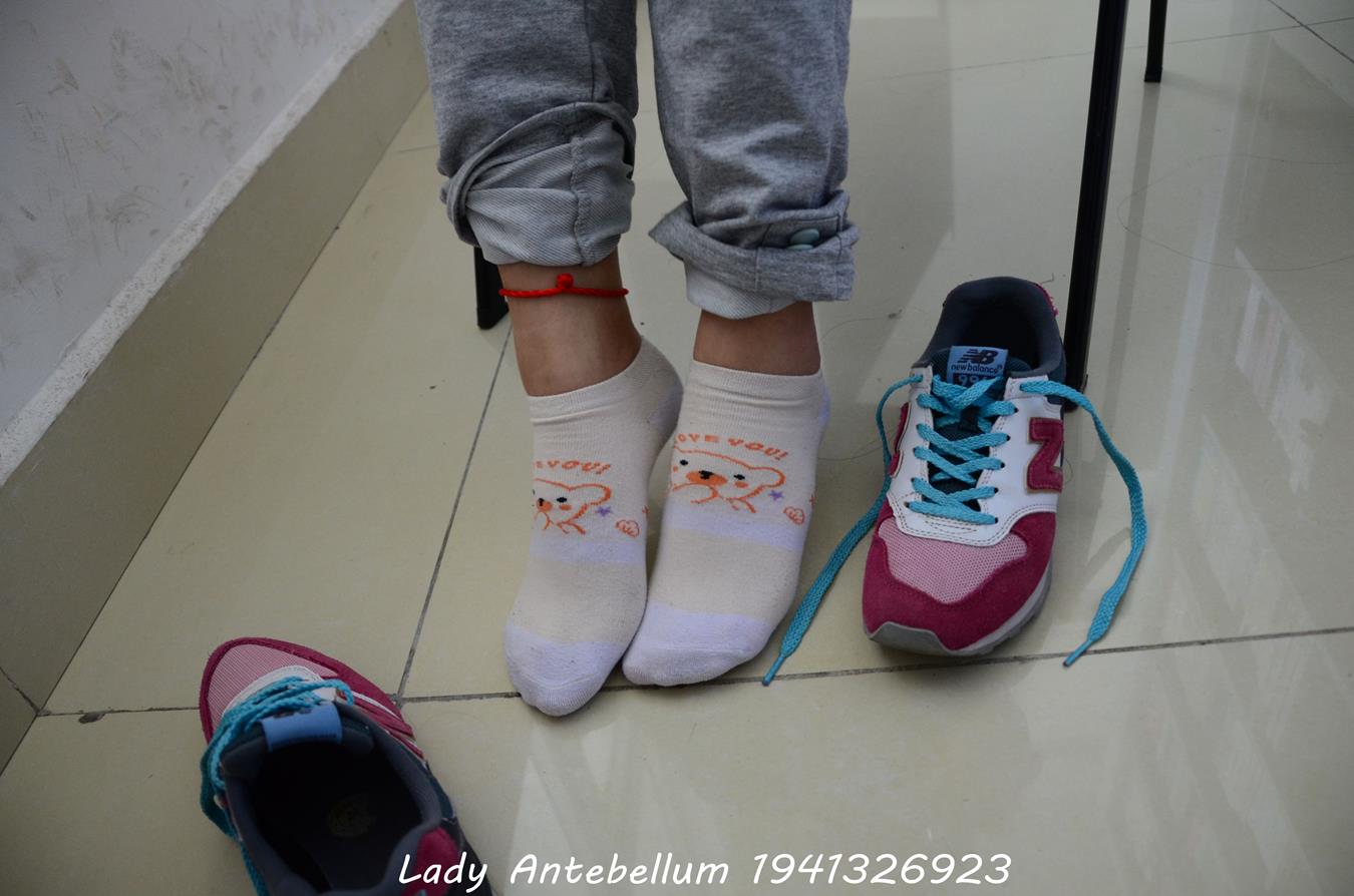 图片[28]-[战前女神] 美腿美足精品摄影套图 048 [71P] – 速更版-美库