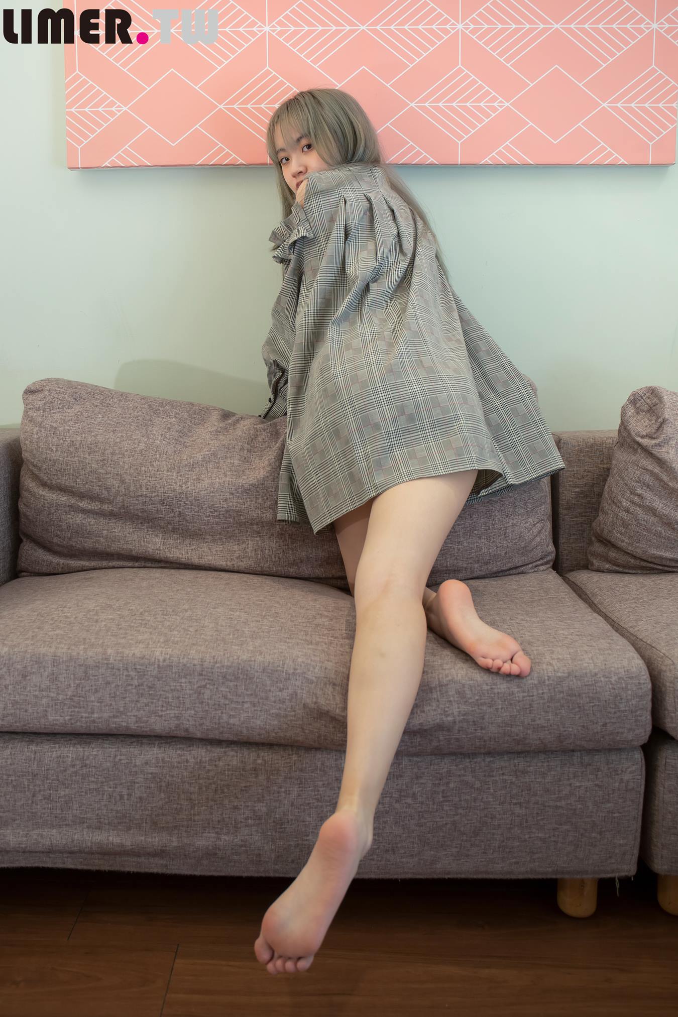 图片[57]-Limerence原创 NO.018 清纯可爱大二女学生首次尝试拍摄脱袜美腿脚趾脚底 (2) [96P] – 速更版-美库