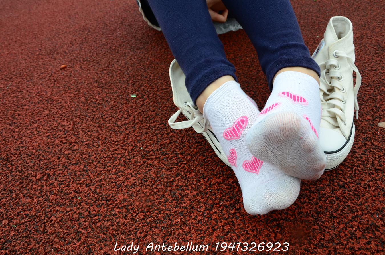 图片[25]-[战前女神] 美腿美足精品摄影套图 050 [117P] – 速更版-美库