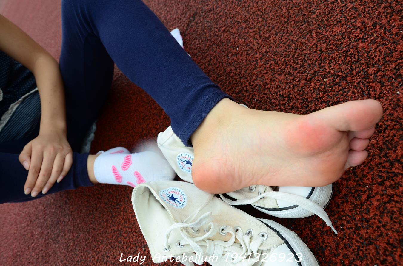 图片[74]-[战前女神] 美腿美足精品摄影套图 050 [117P] – 速更版-美库