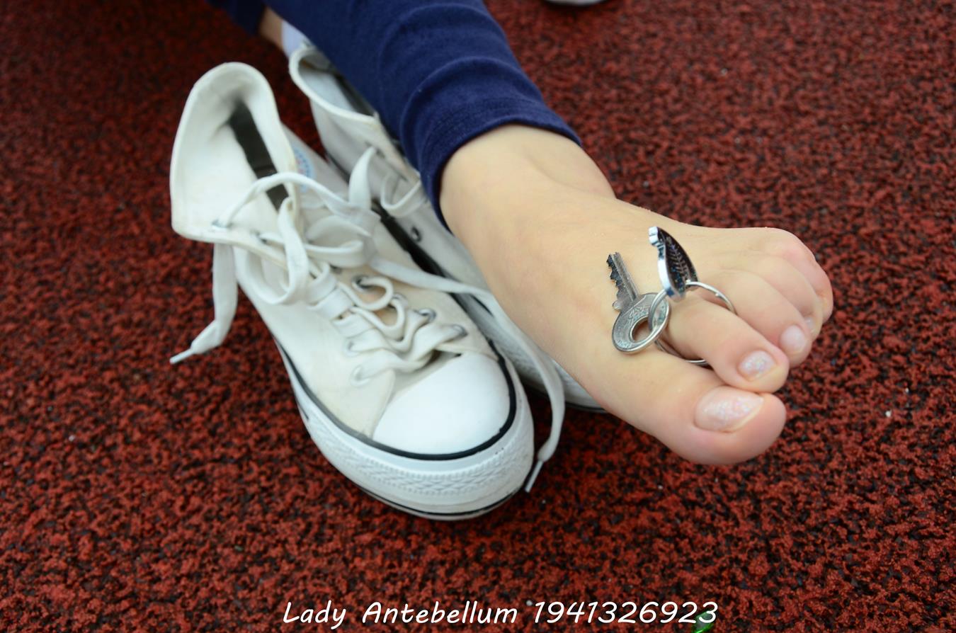 图片[82]-[战前女神] 美腿美足精品摄影套图 050 [117P] – 速更版-美库