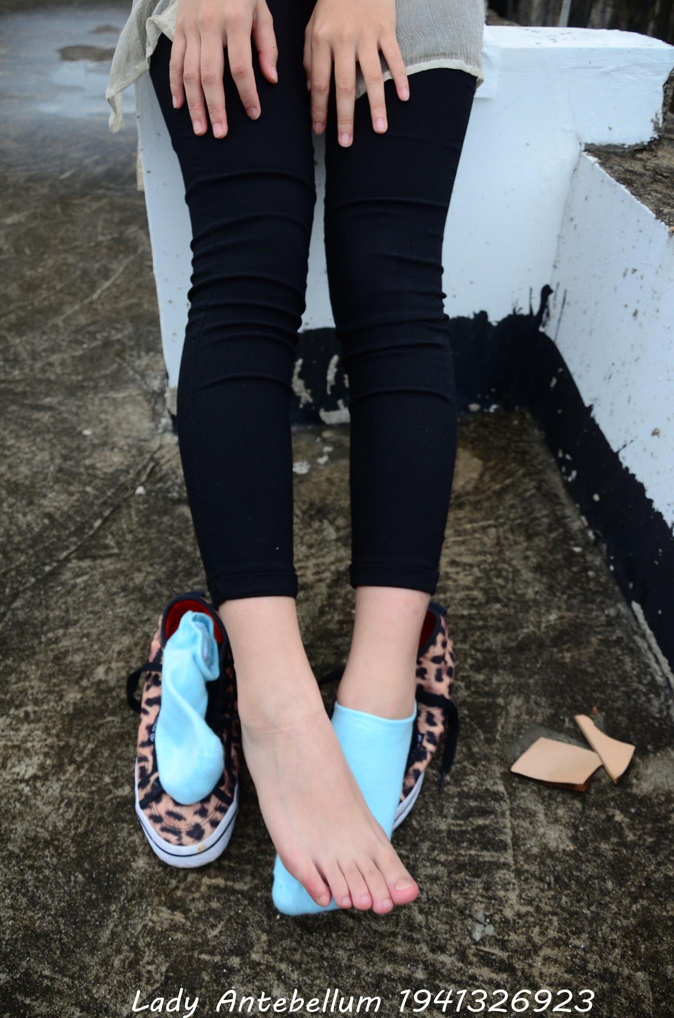 图片[43]-[战前女神] 美腿美足精品摄影套图 051 (2) [70P] – 速更版-美库