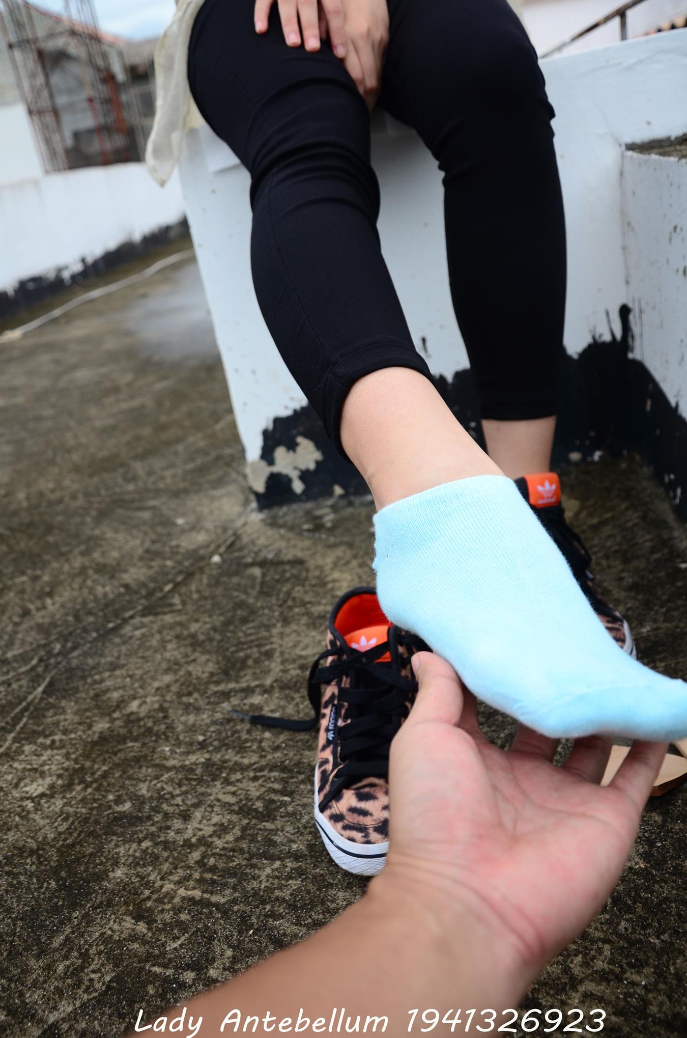 图片[63]-[战前女神] 美腿美足精品摄影套图 051 (1) [84P] – 速更版-美库