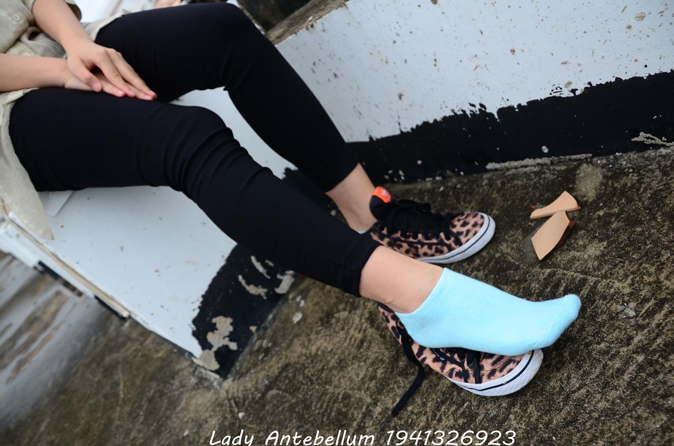 图片[65]-[战前女神] 美腿美足精品摄影套图 051 (1) [84P] – 速更版-美库