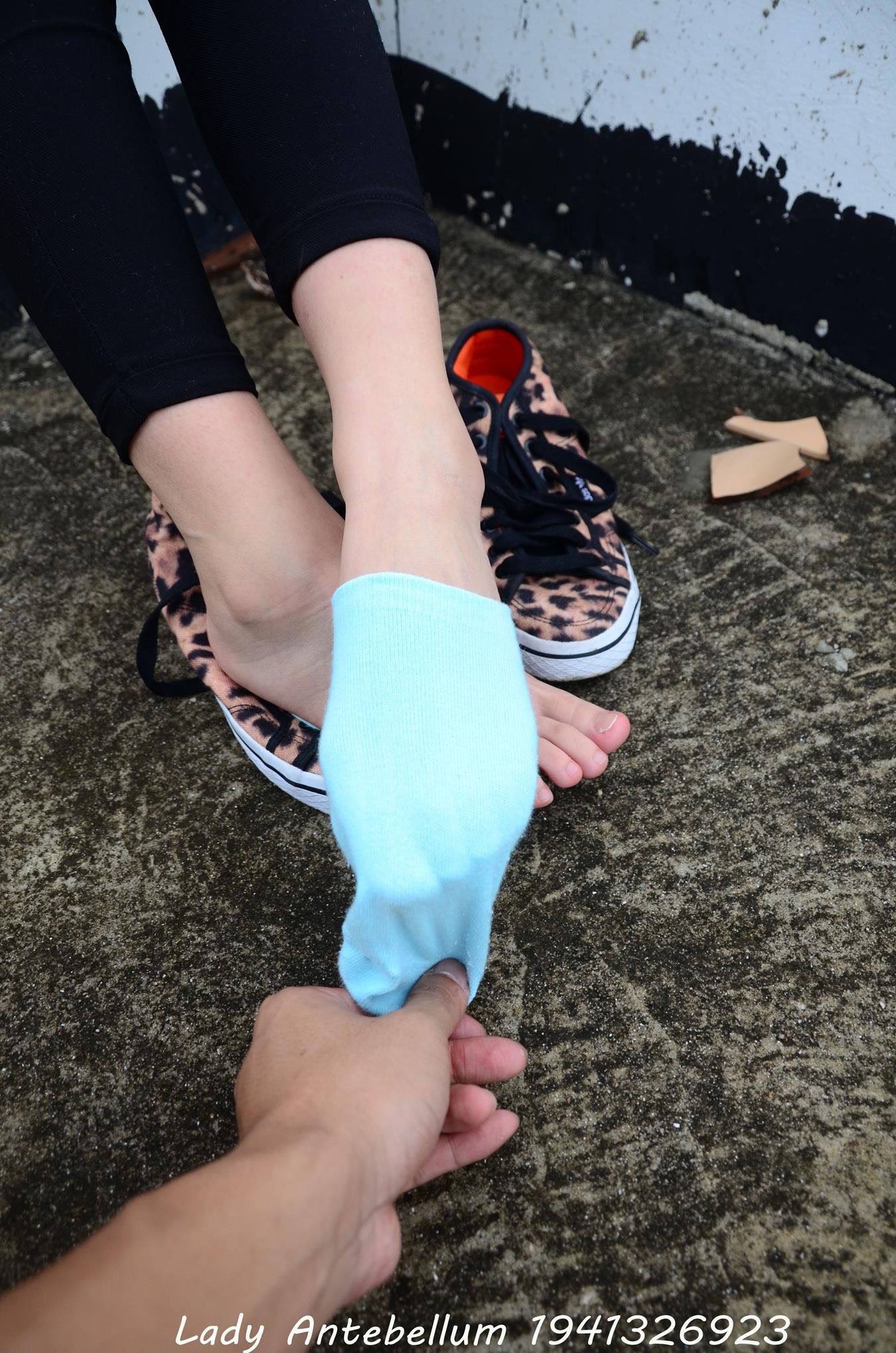 图片[63]-[战前女神] 美腿美足精品摄影套图 051 (2) [70P] – 速更版-美库